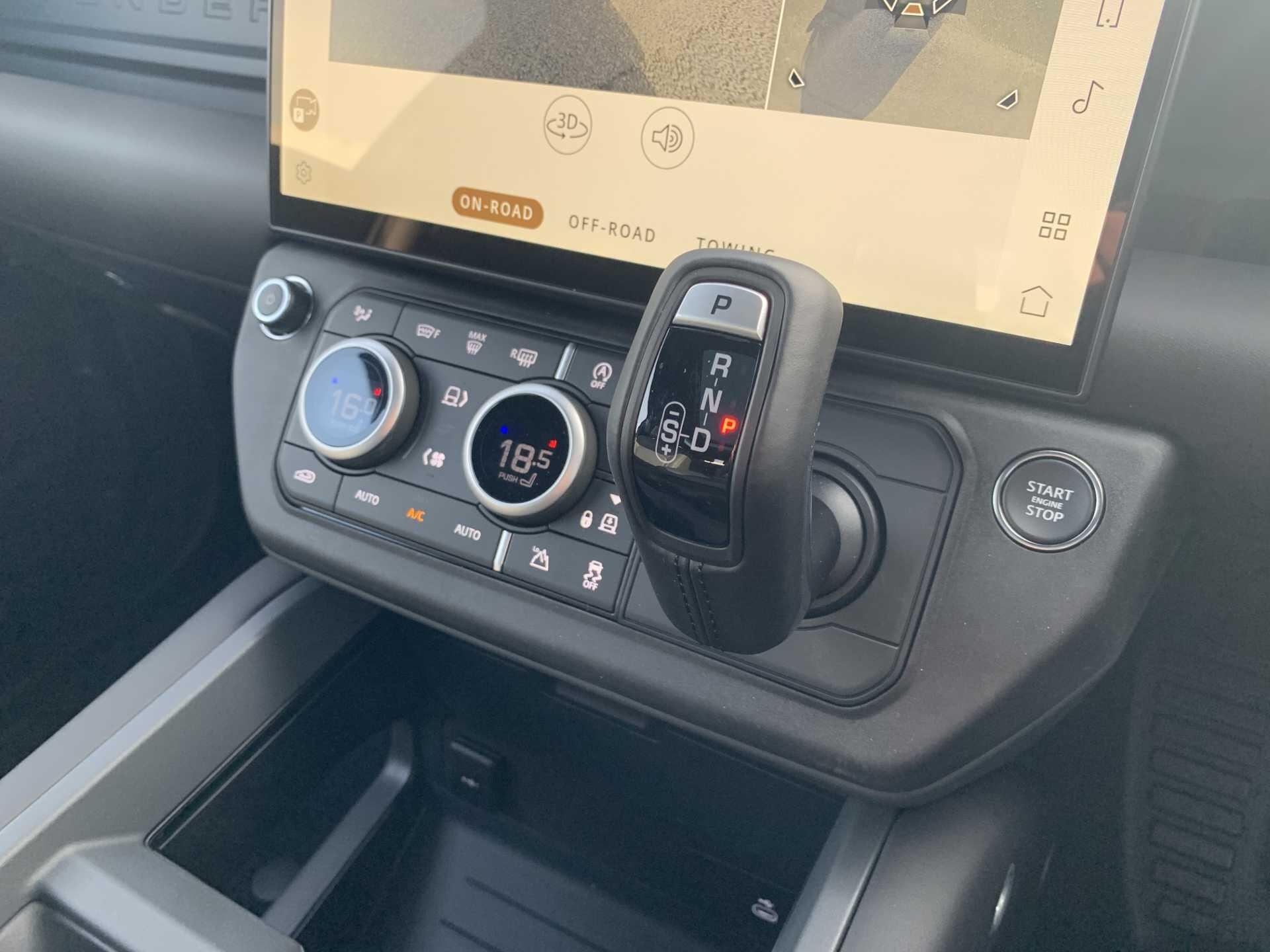 Land Rover Defender view 12