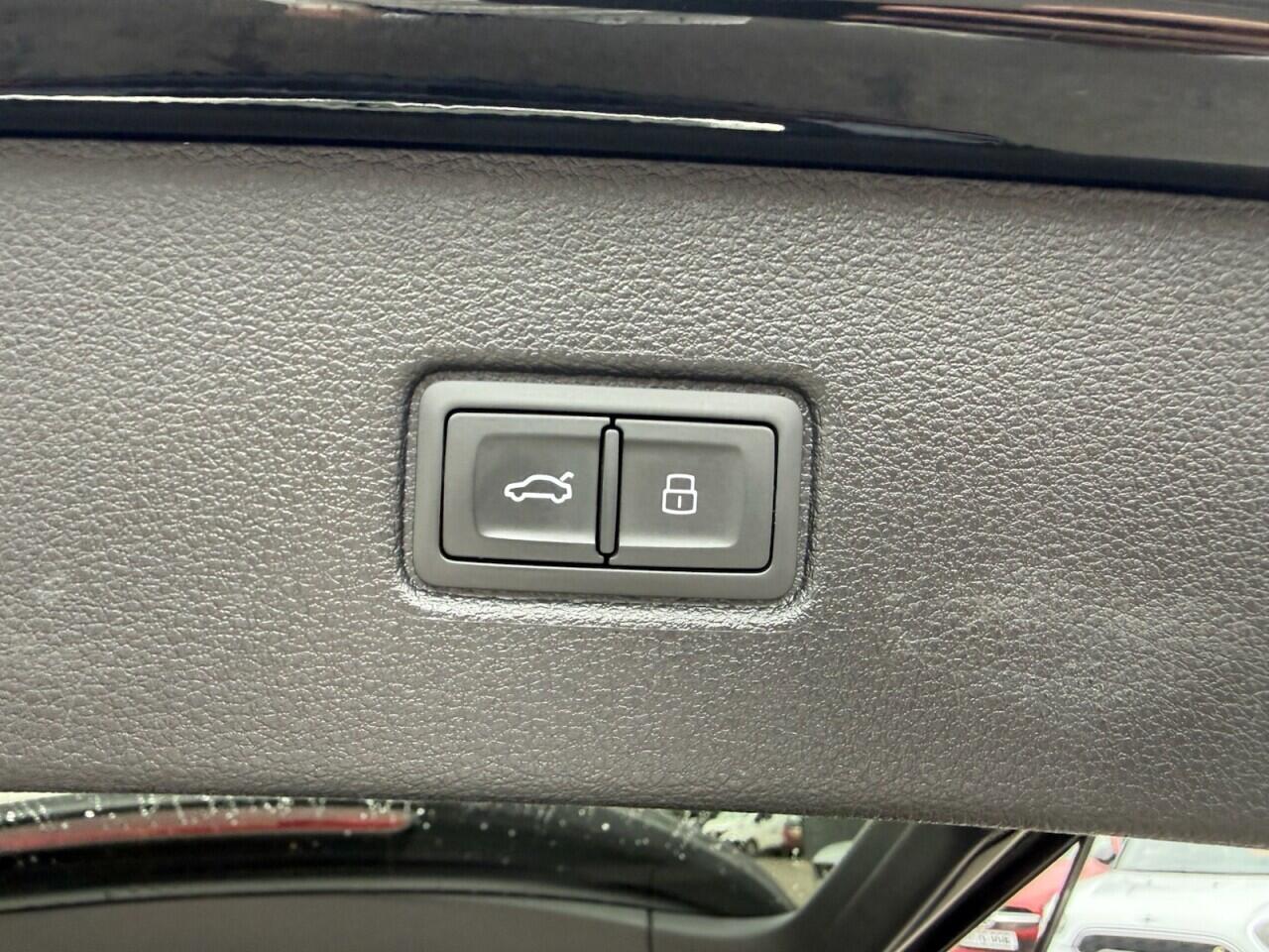Audi SQ7 view 36