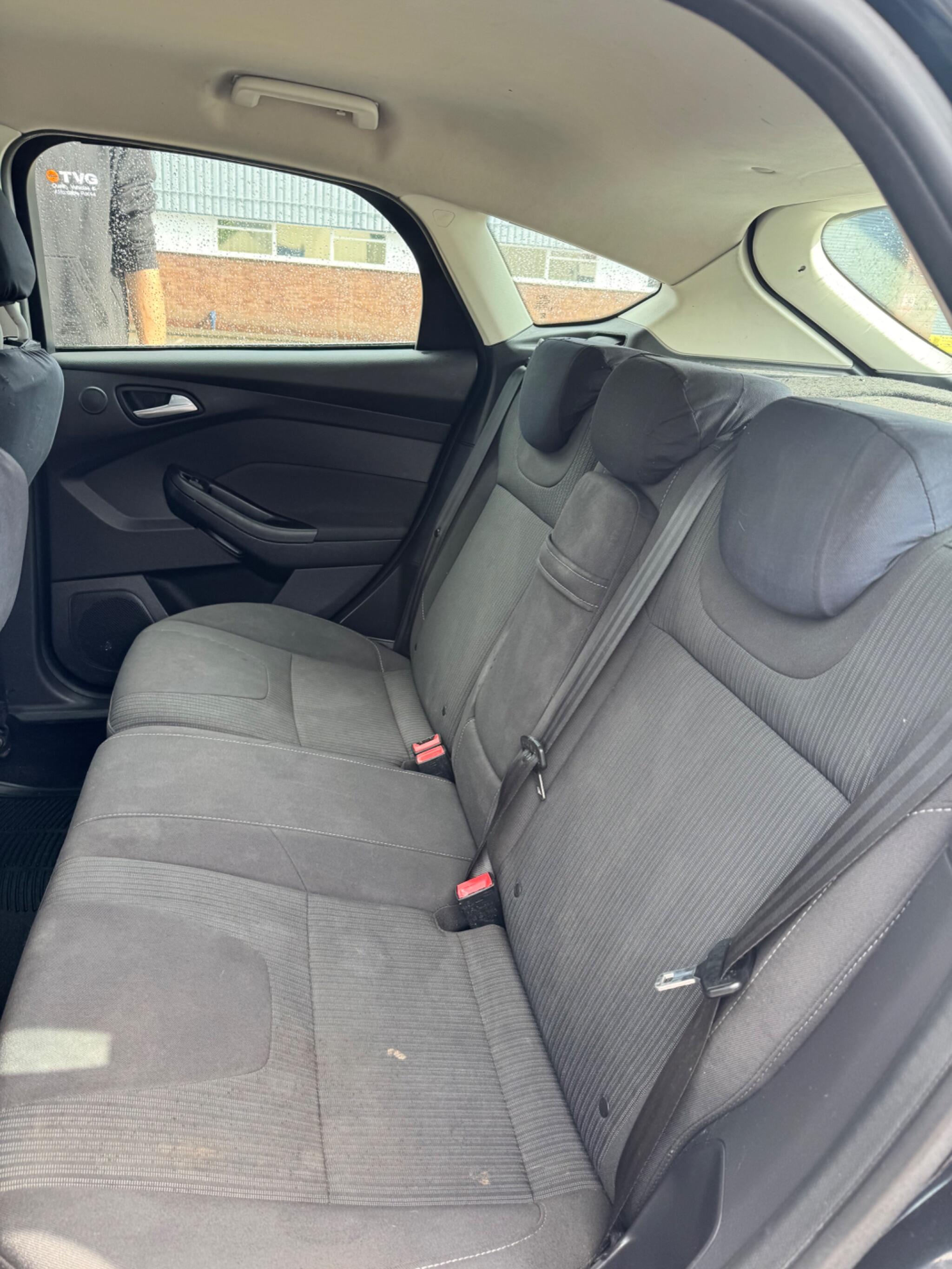 Ford Focus view 26