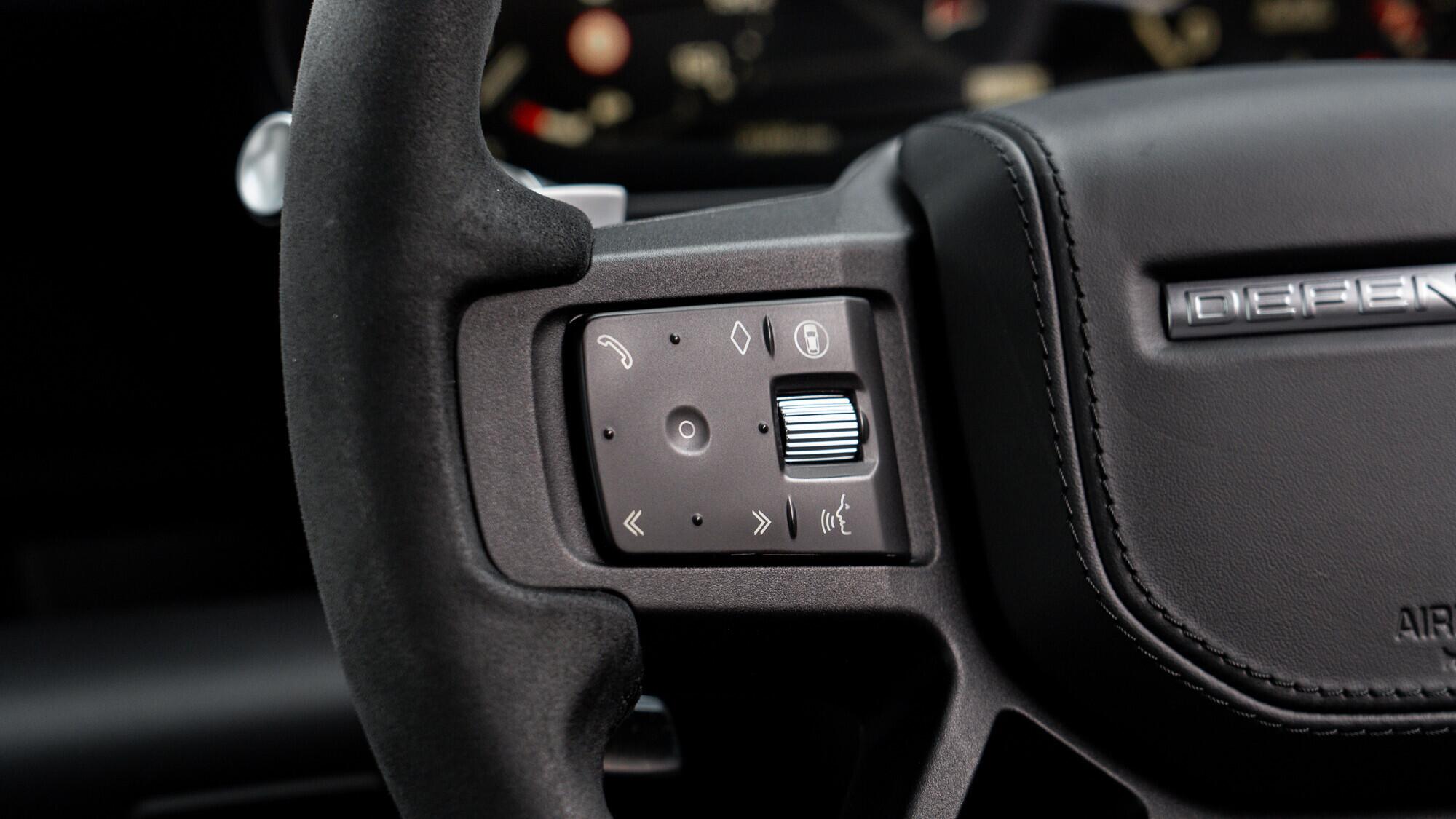 Land Rover Defender view 24