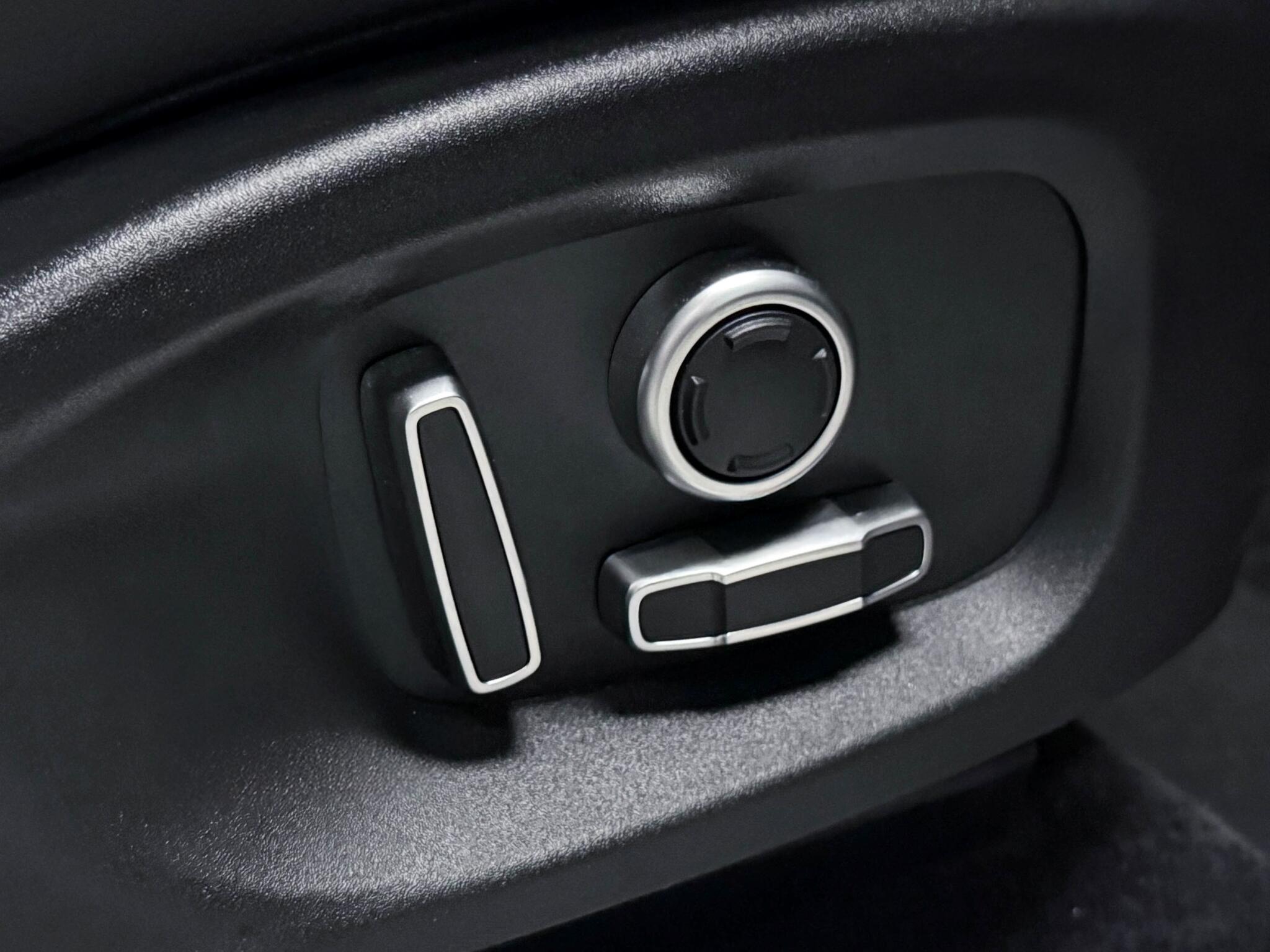 Jaguar E-Pace view 28