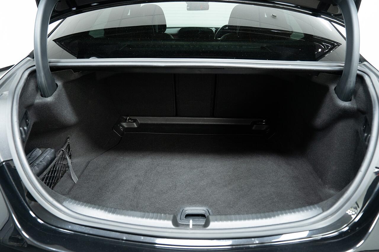 Mercedes-Benz C-Class view 43