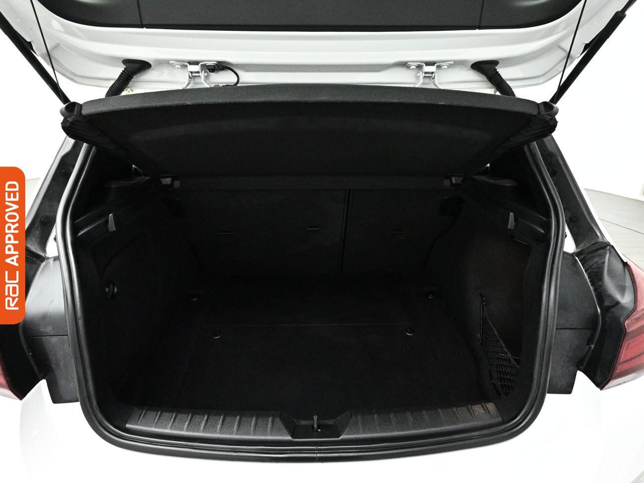 BMW 1 Series view 13