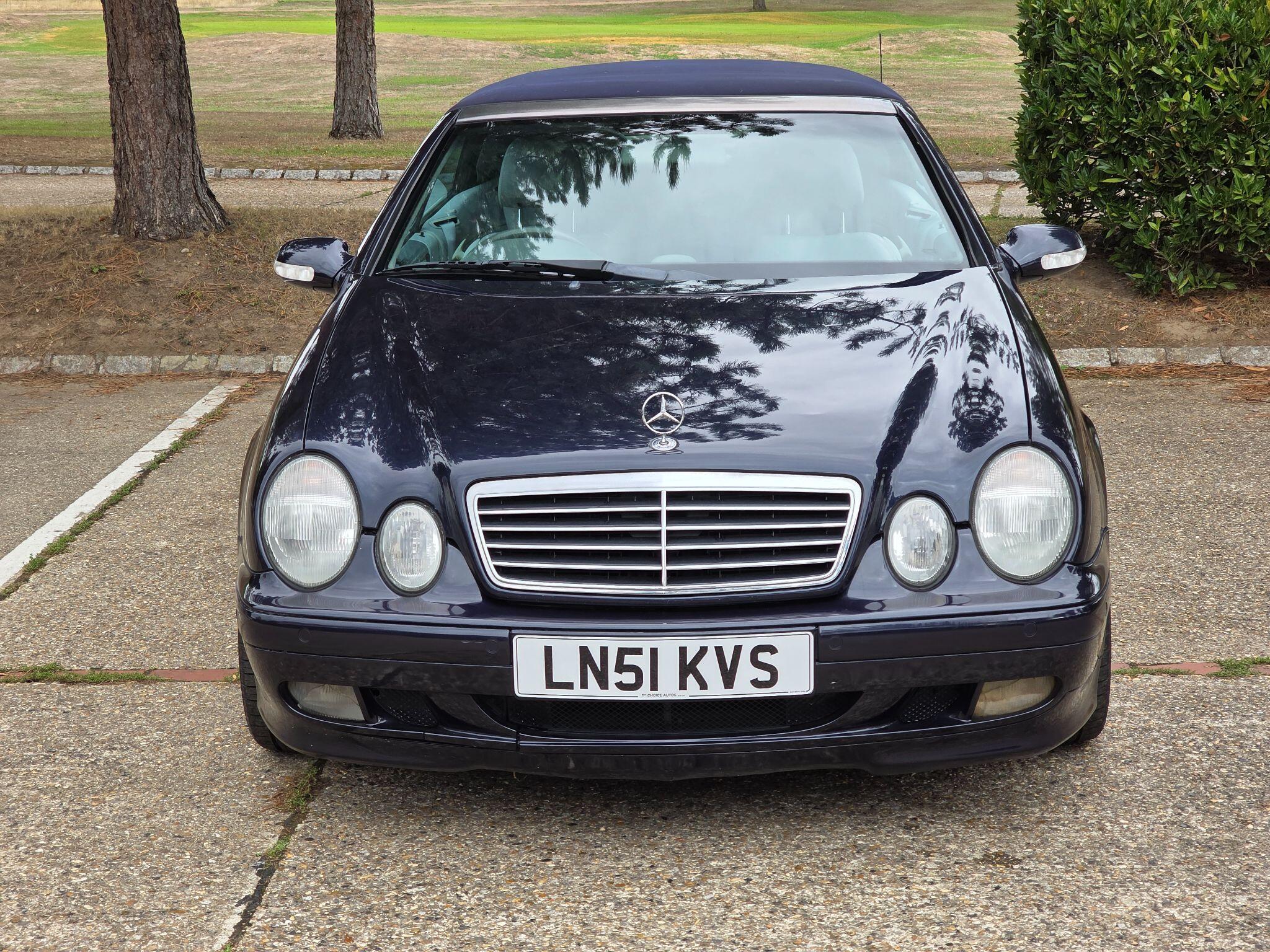 Mercedes-Benz CLK view 3