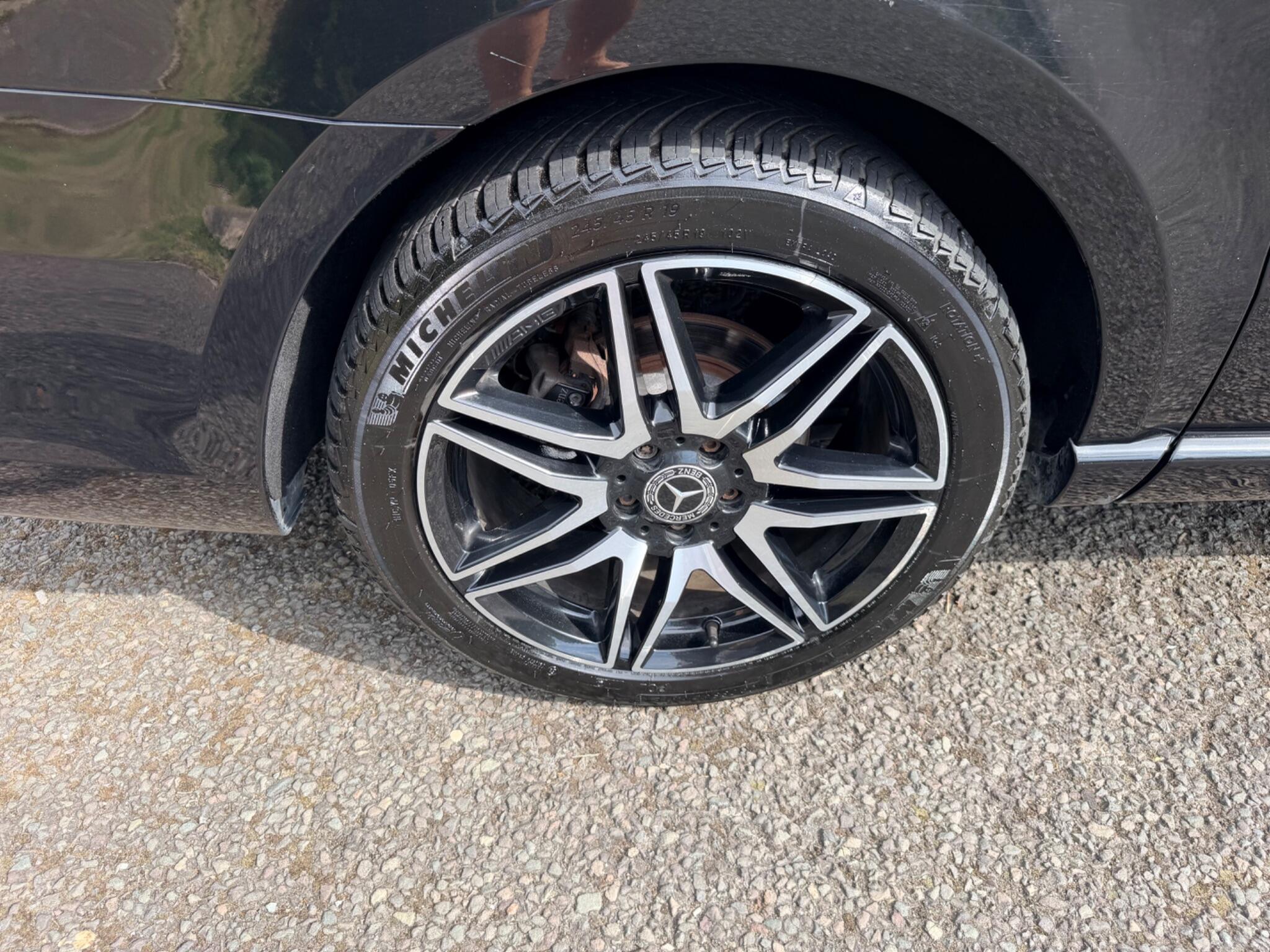 Mercedes-Benz V-Class view 33