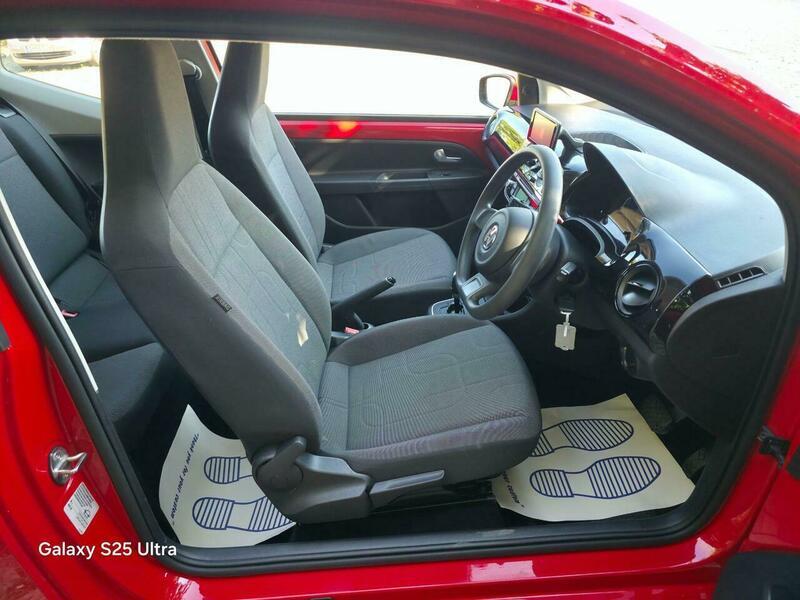Volkswagen Up! view 24