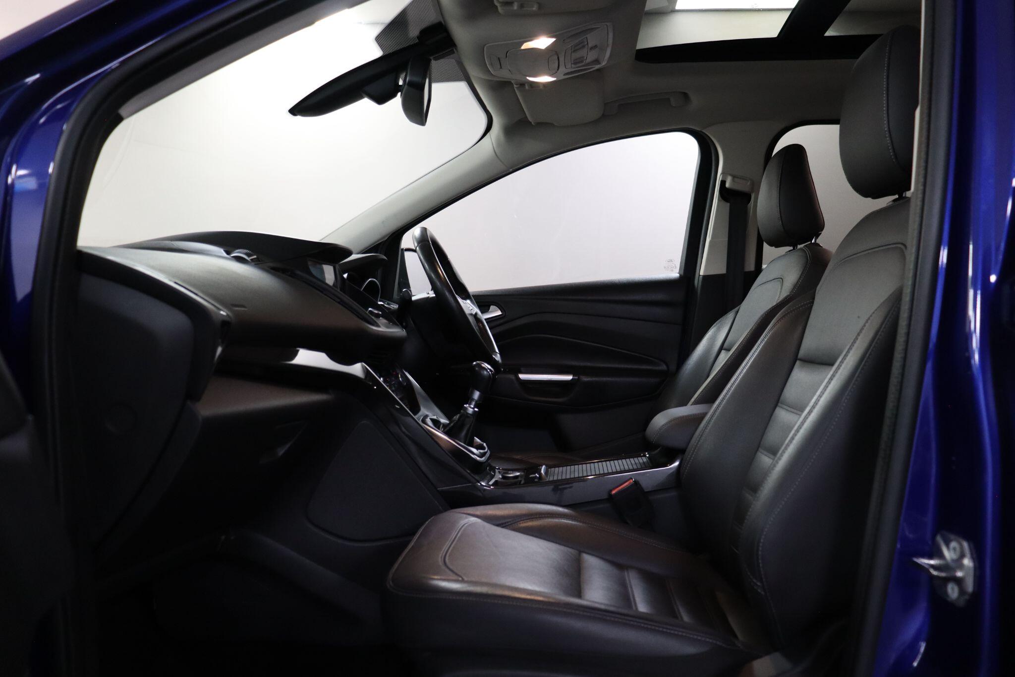 Ford Kuga view 43