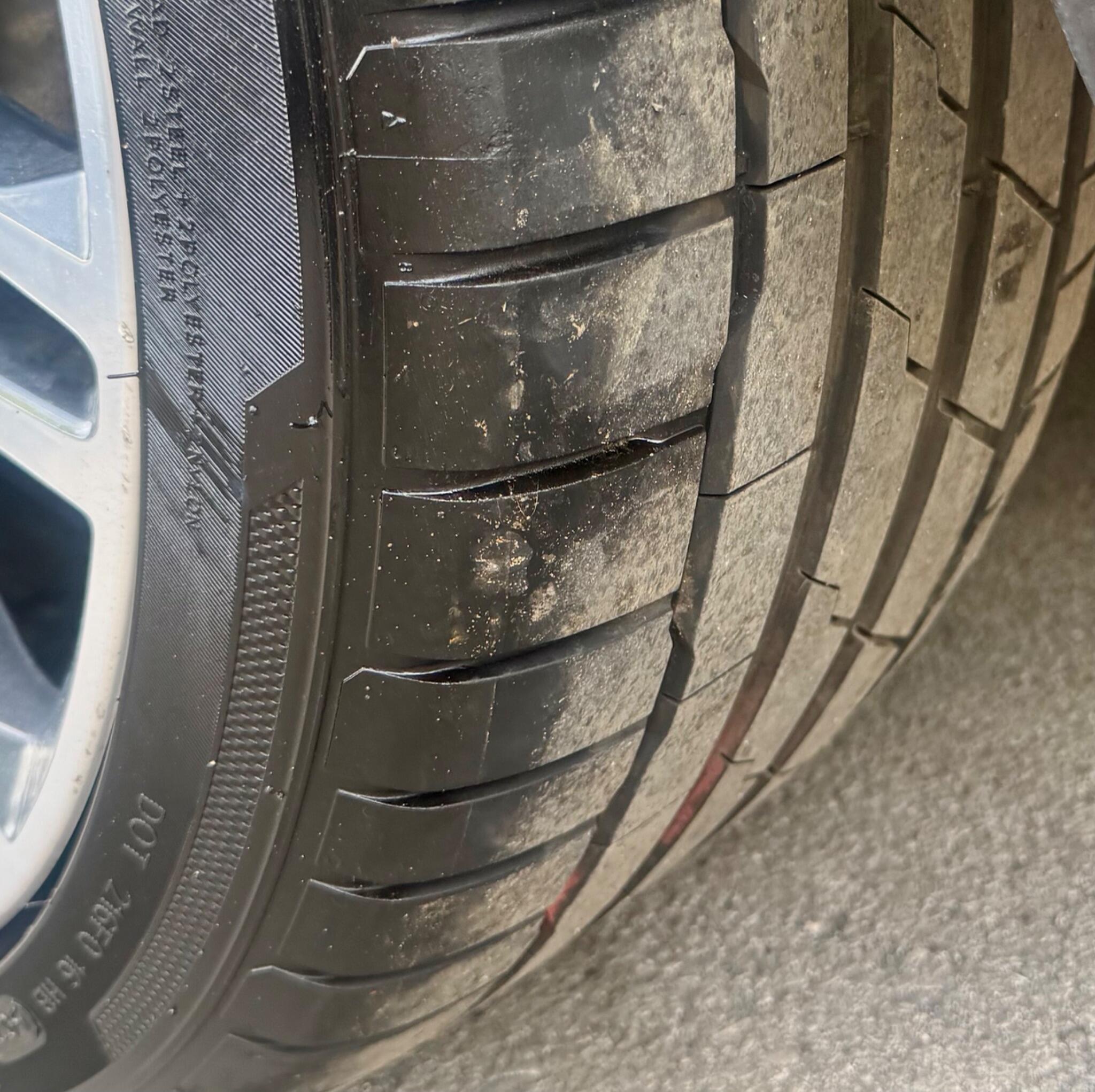 BMW 5 Series view 27