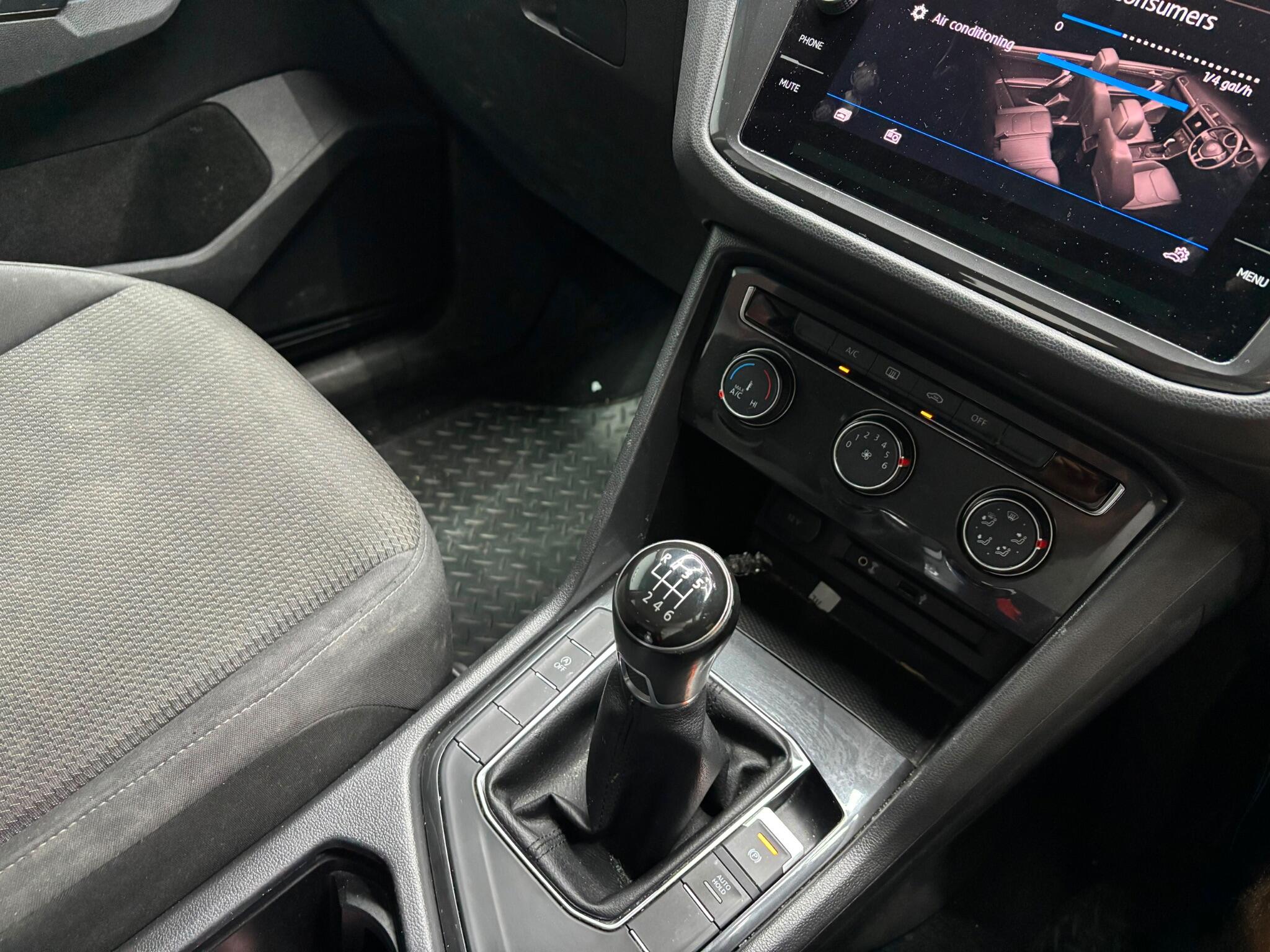 Volkswagen Tiguan view 6