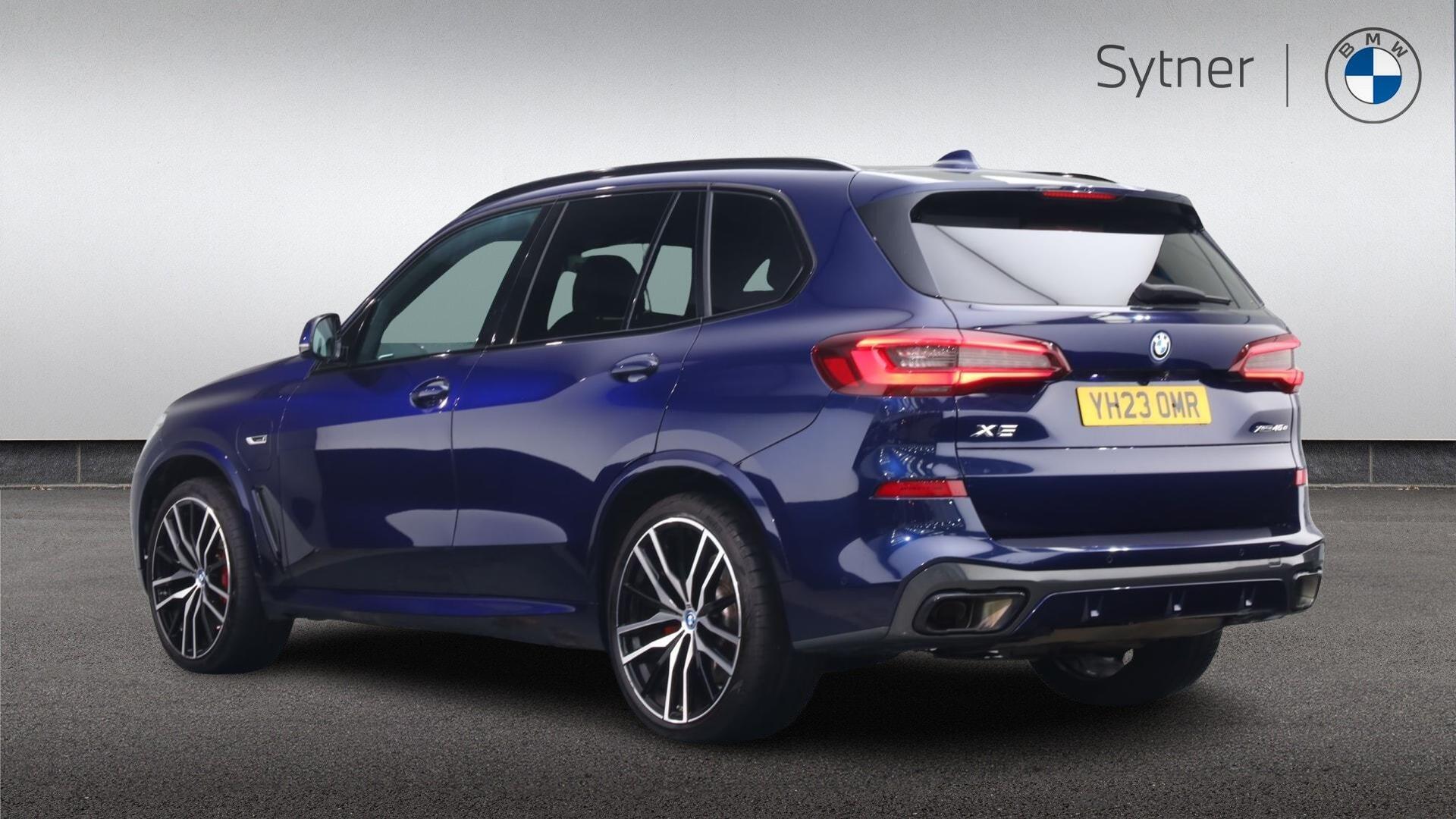 BMW X5 view 2