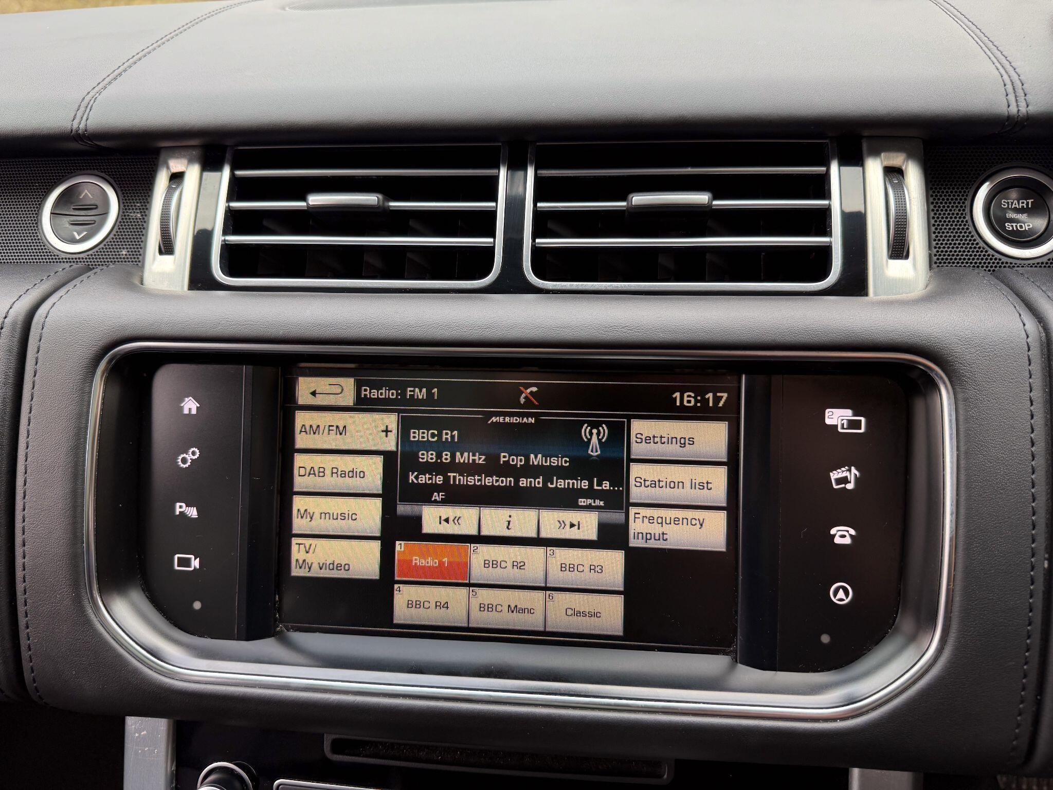 Land Rover Range Rover view 24