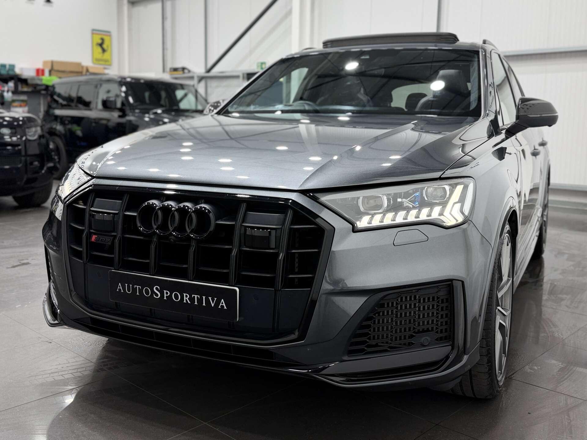 Audi SQ7 view 9