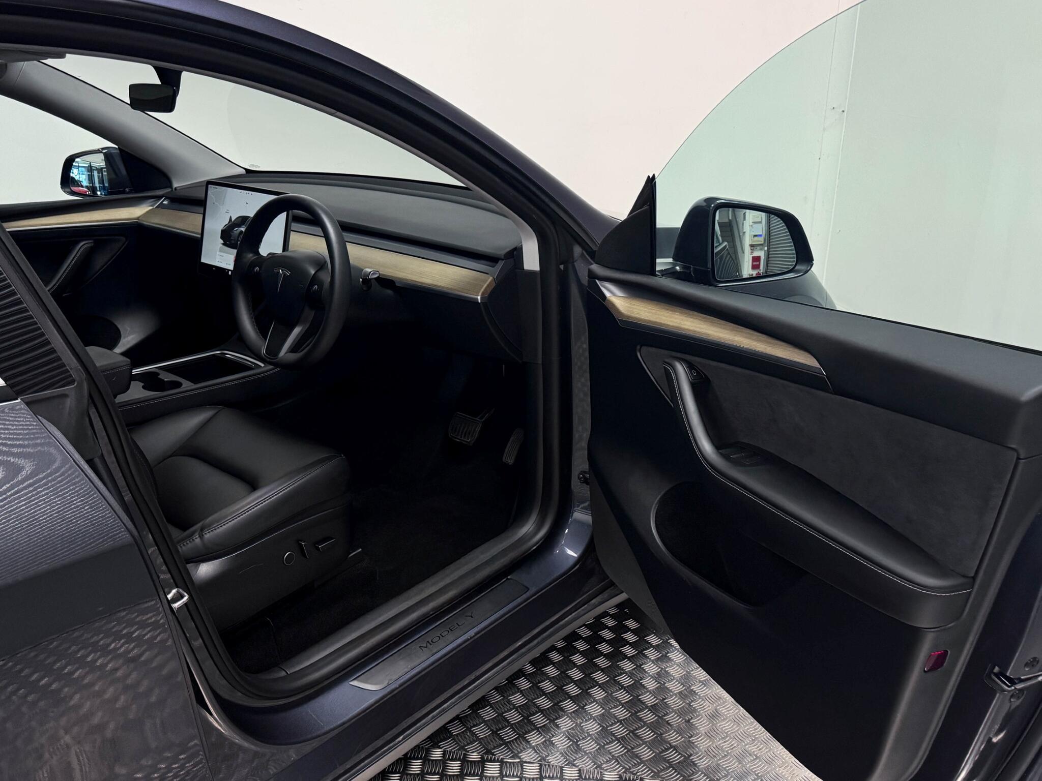 Tesla Model Y view 18