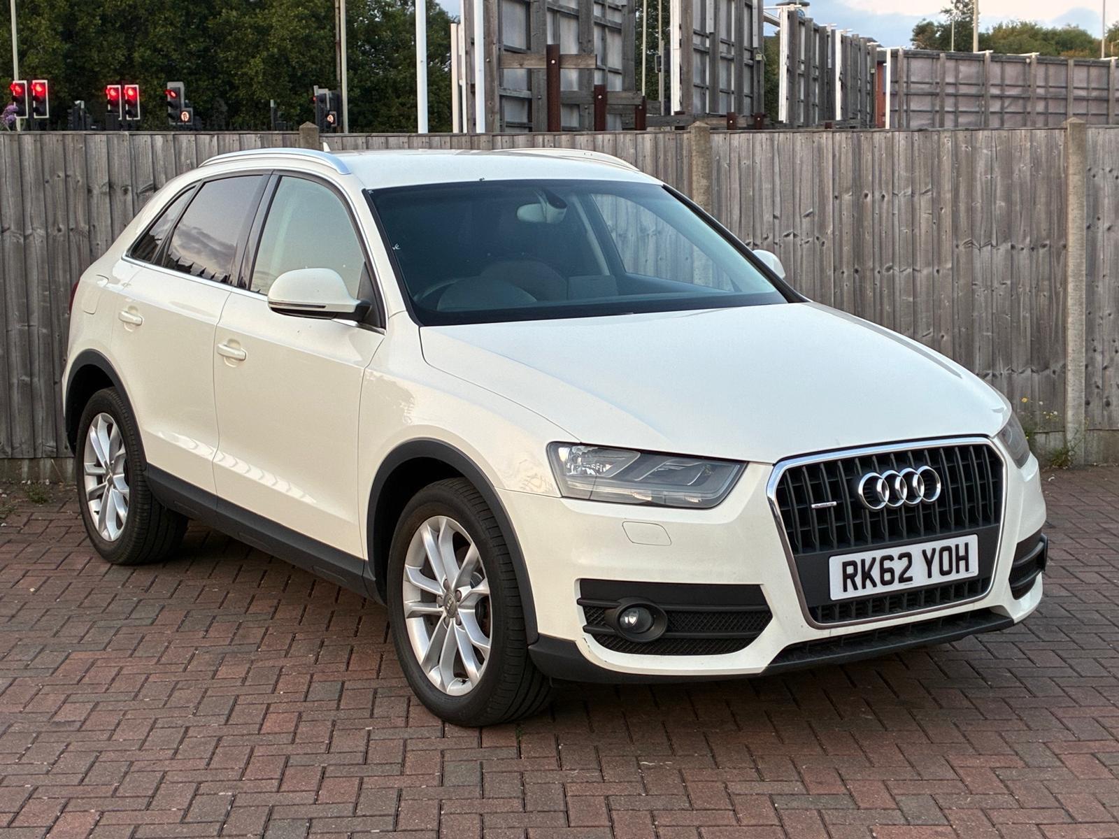 Audi Q3 view 3