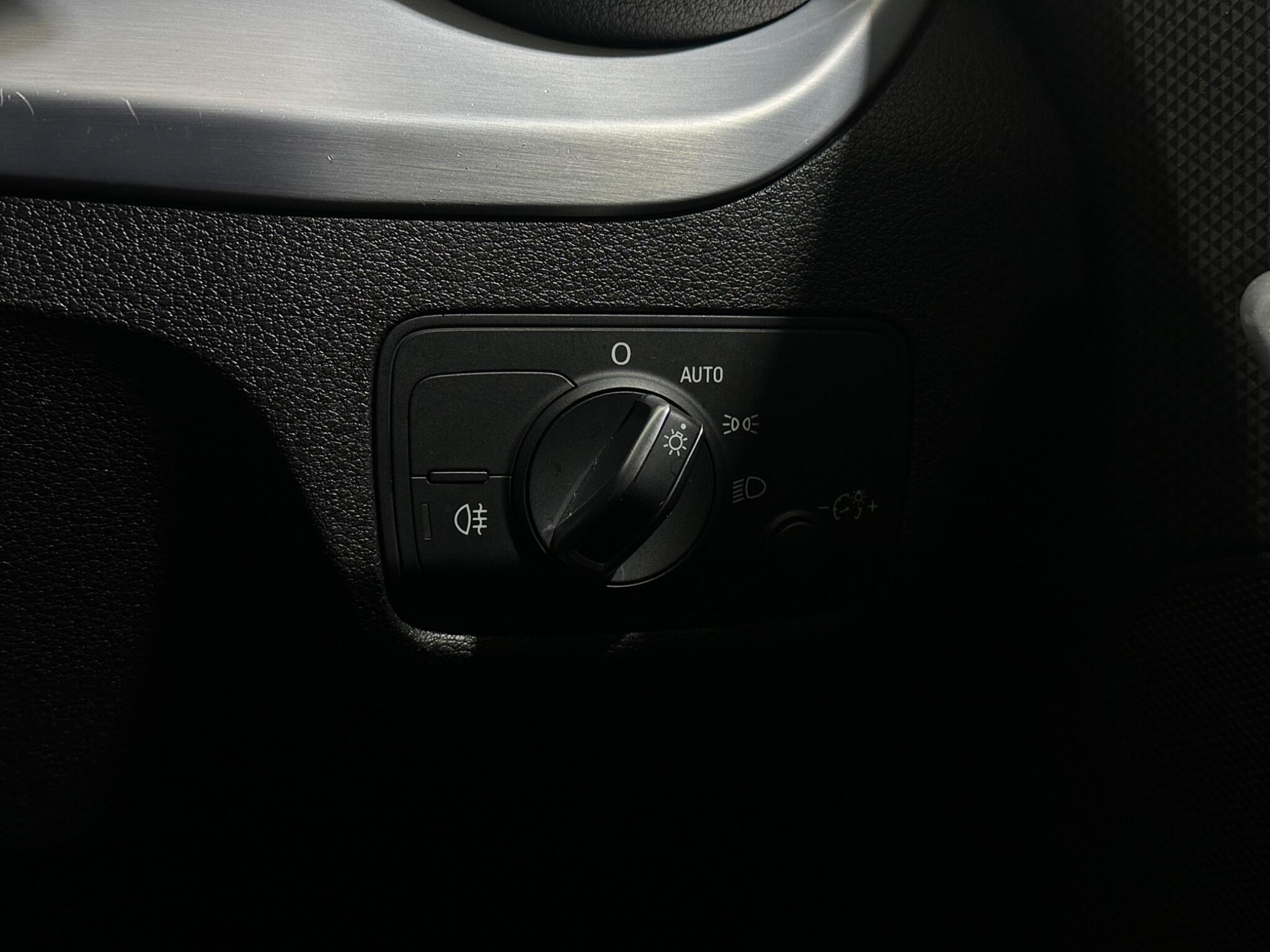 Audi Q2 view 17