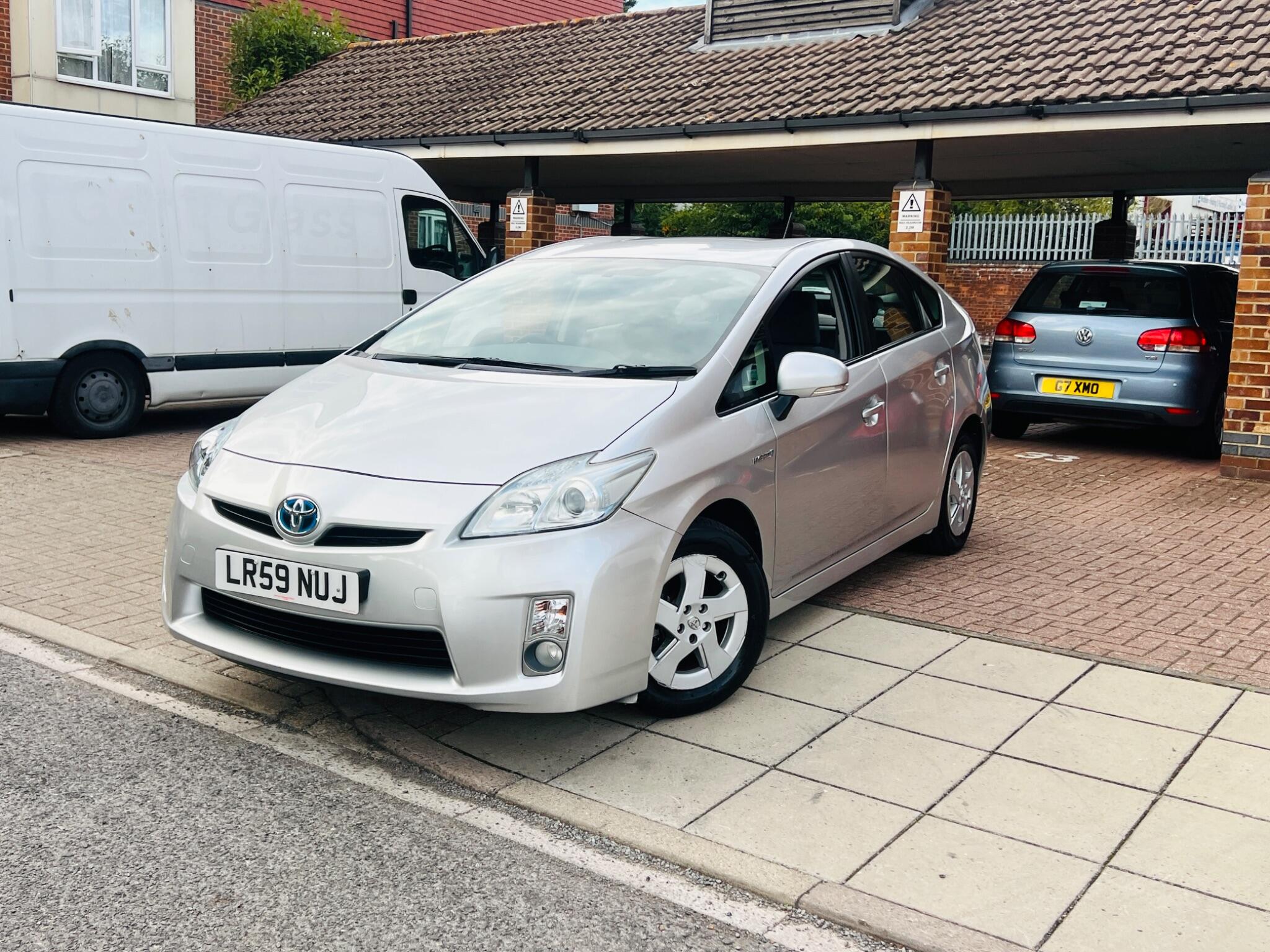 Toyota Prius view 15