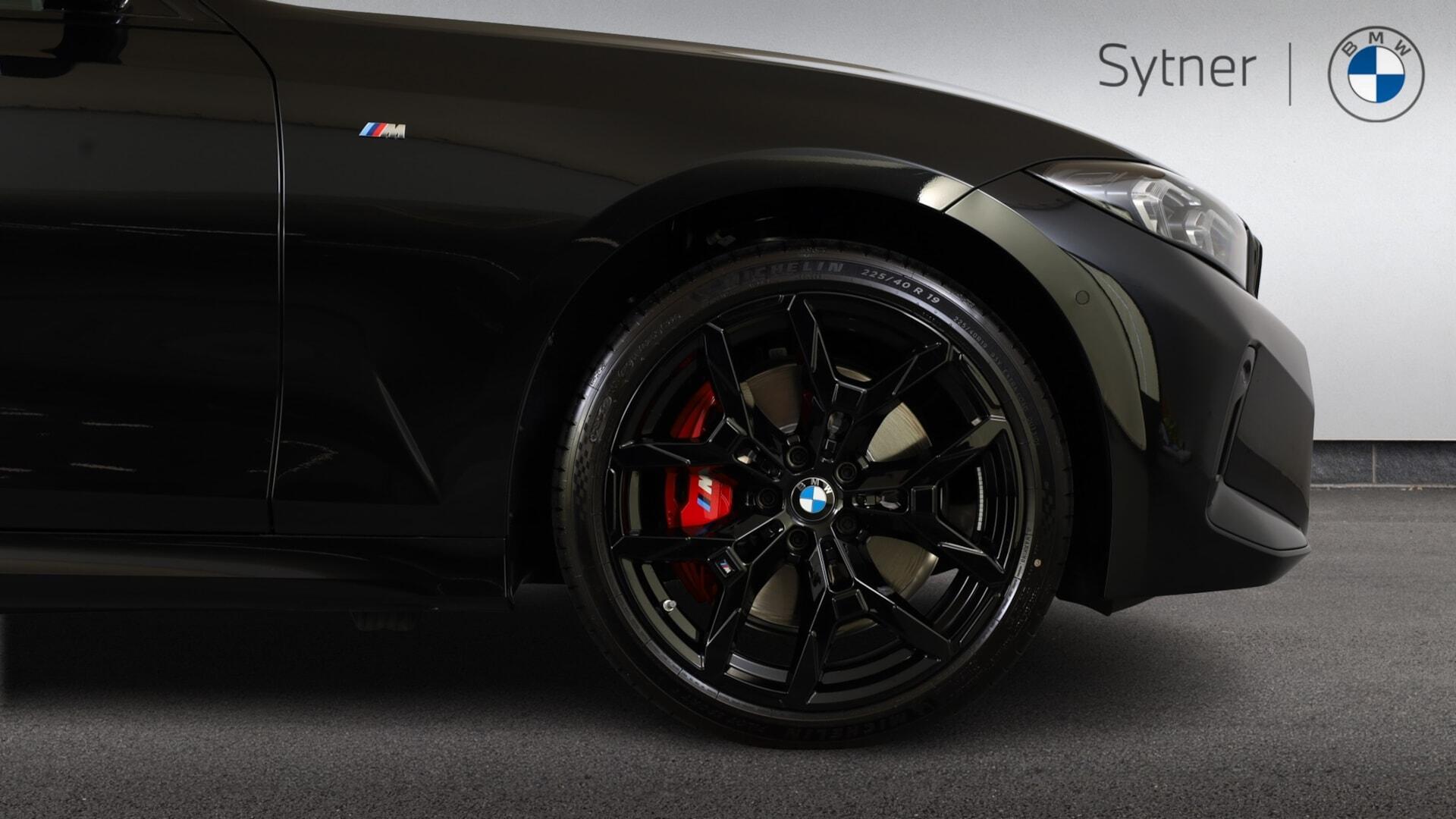 BMW 3 Series view 14