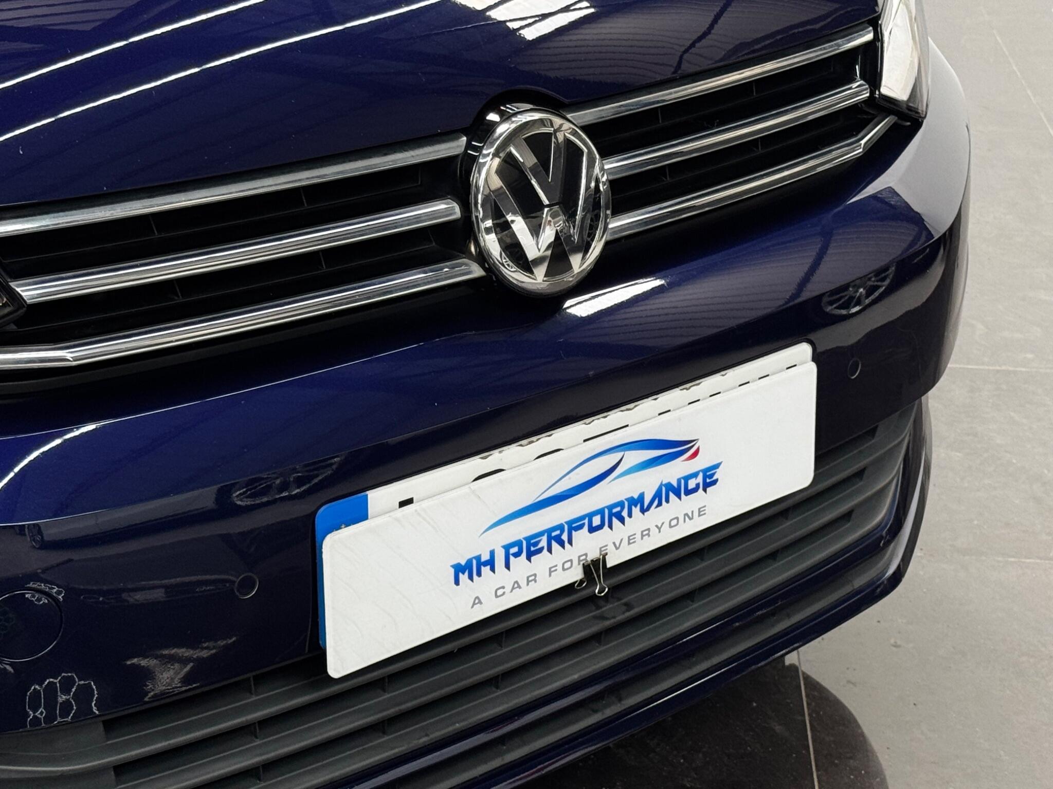 Volkswagen Touran view 23
