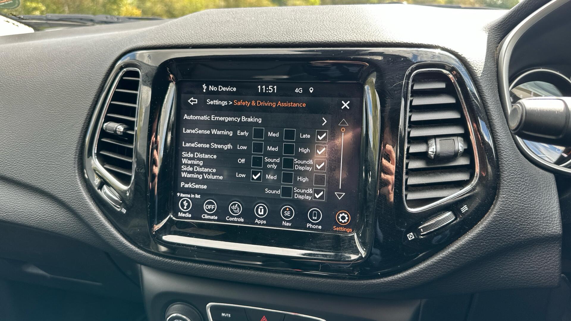 Jeep Compass view 30