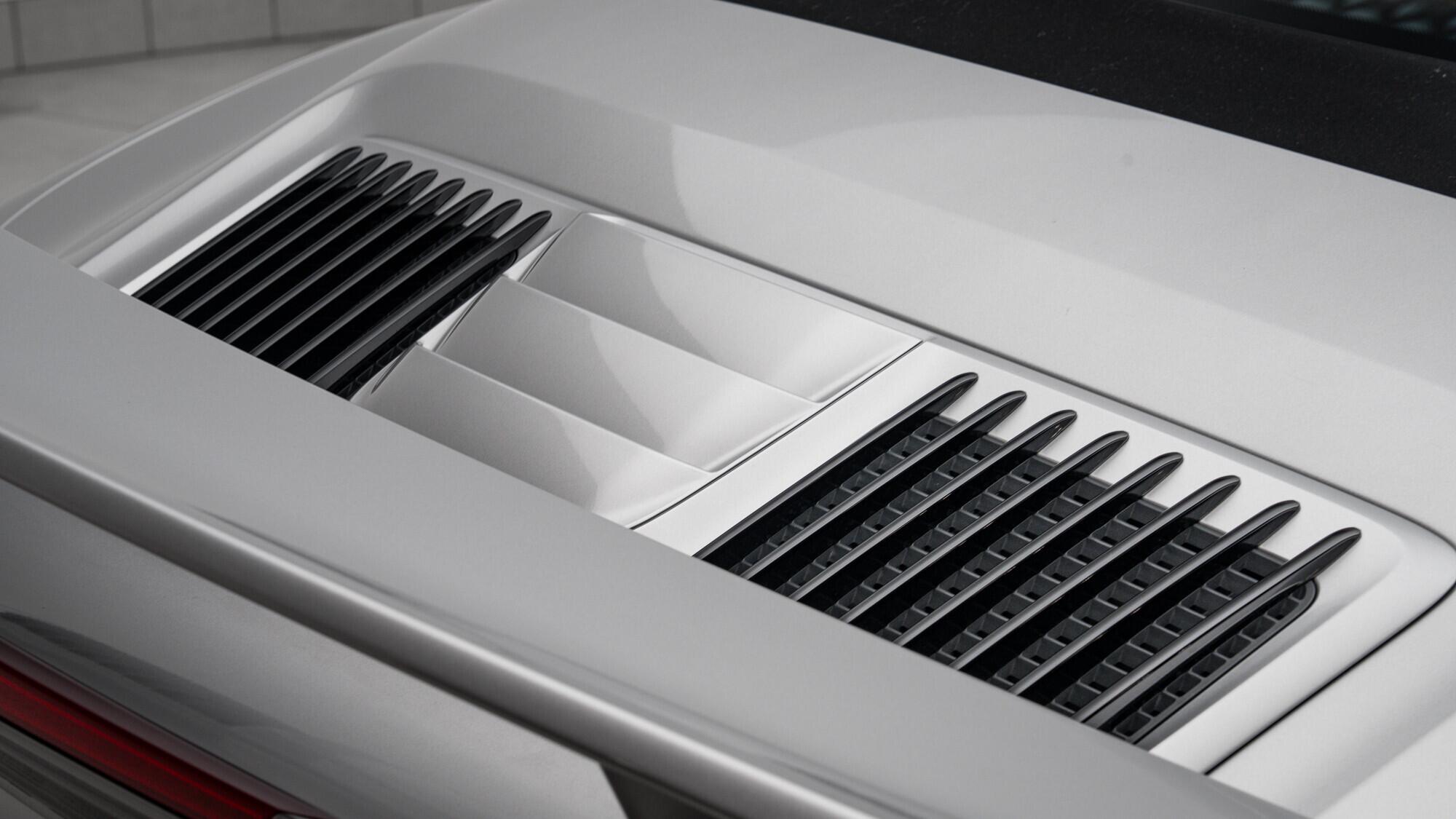 Porsche 911 view 13