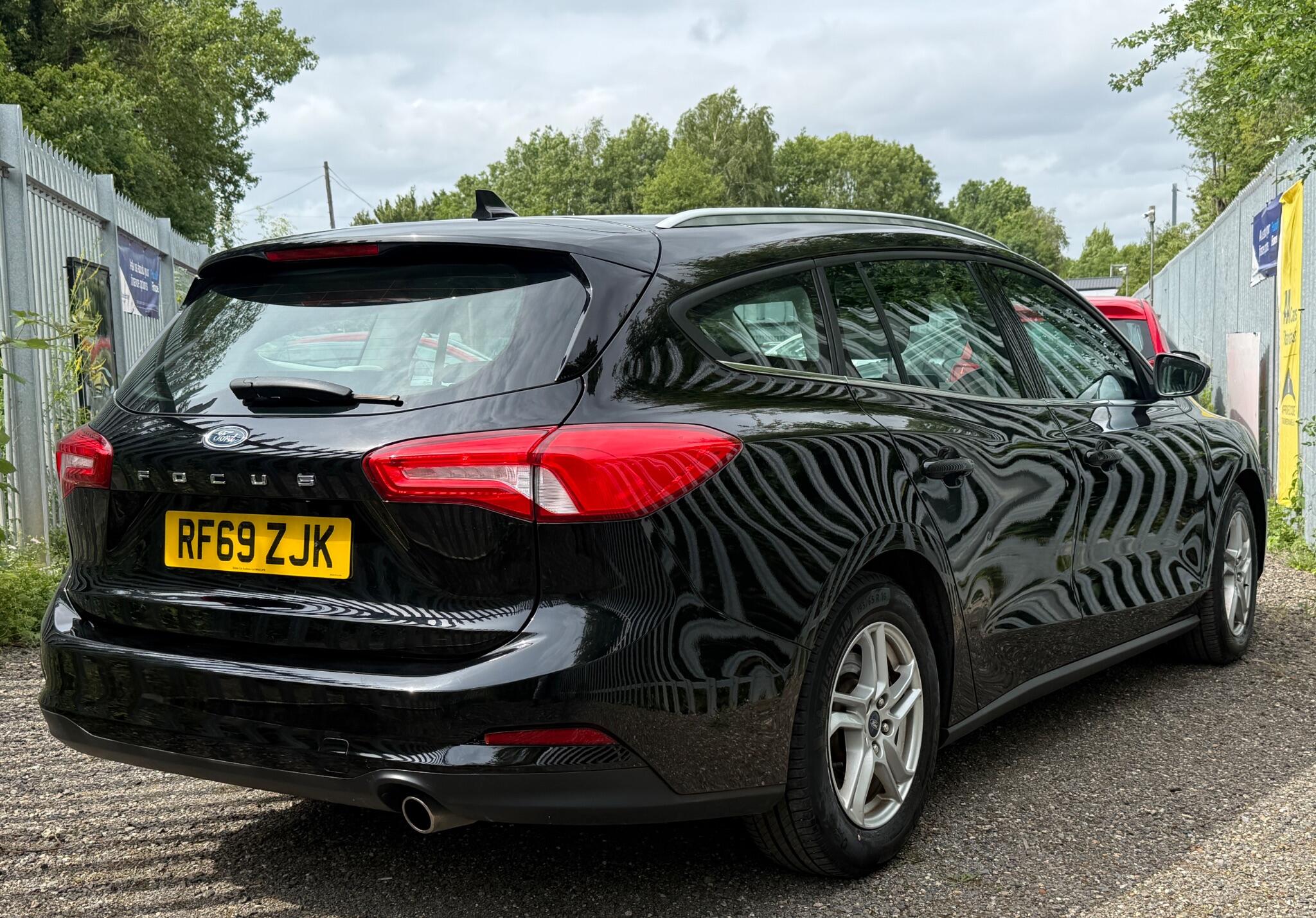 2019 Ford Focus image 18