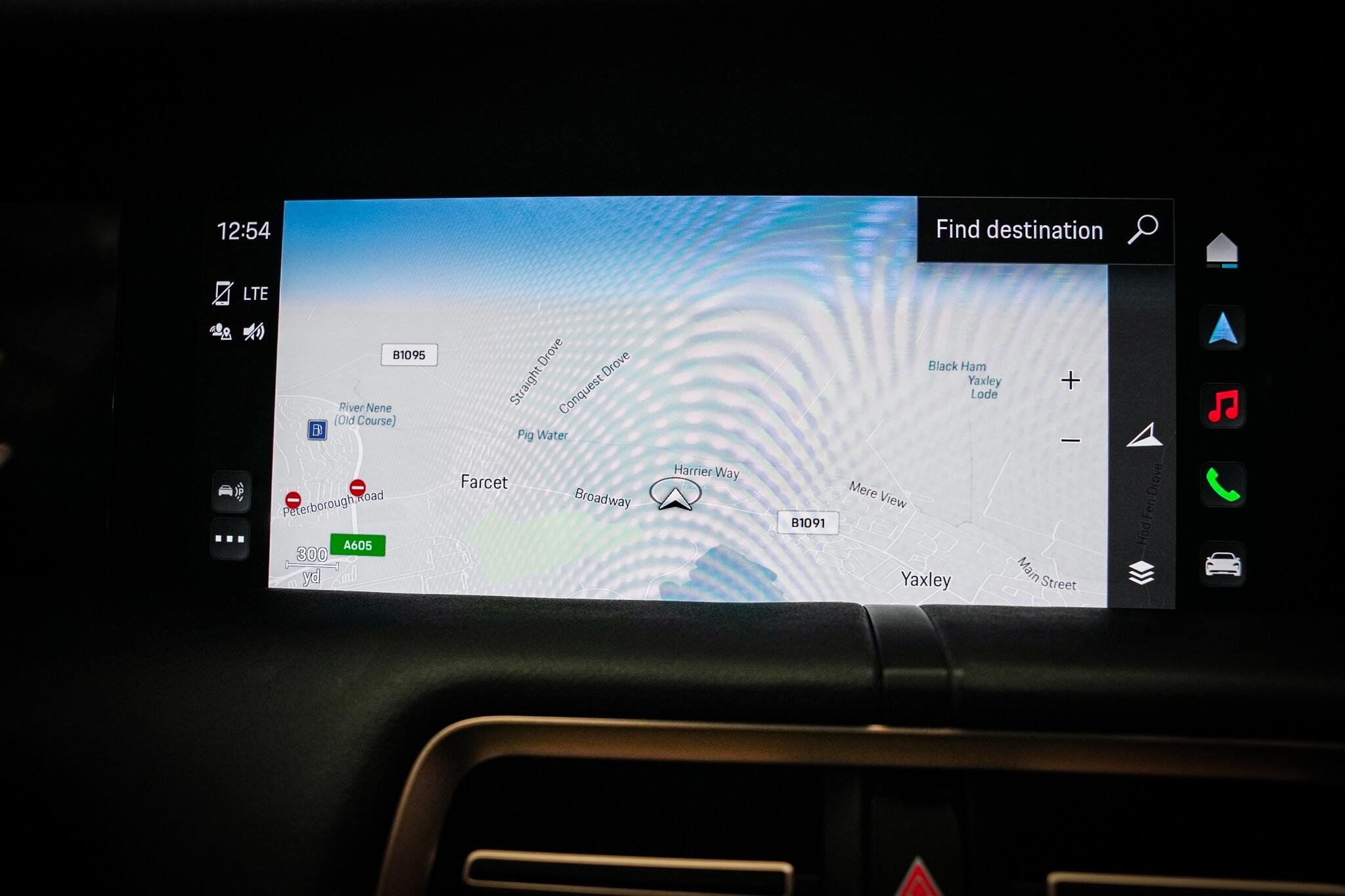 Porsche Taycan view 40