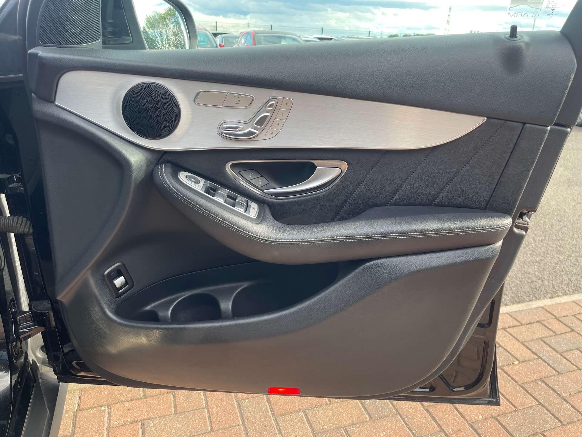 Mercedes-Benz GLC view 64