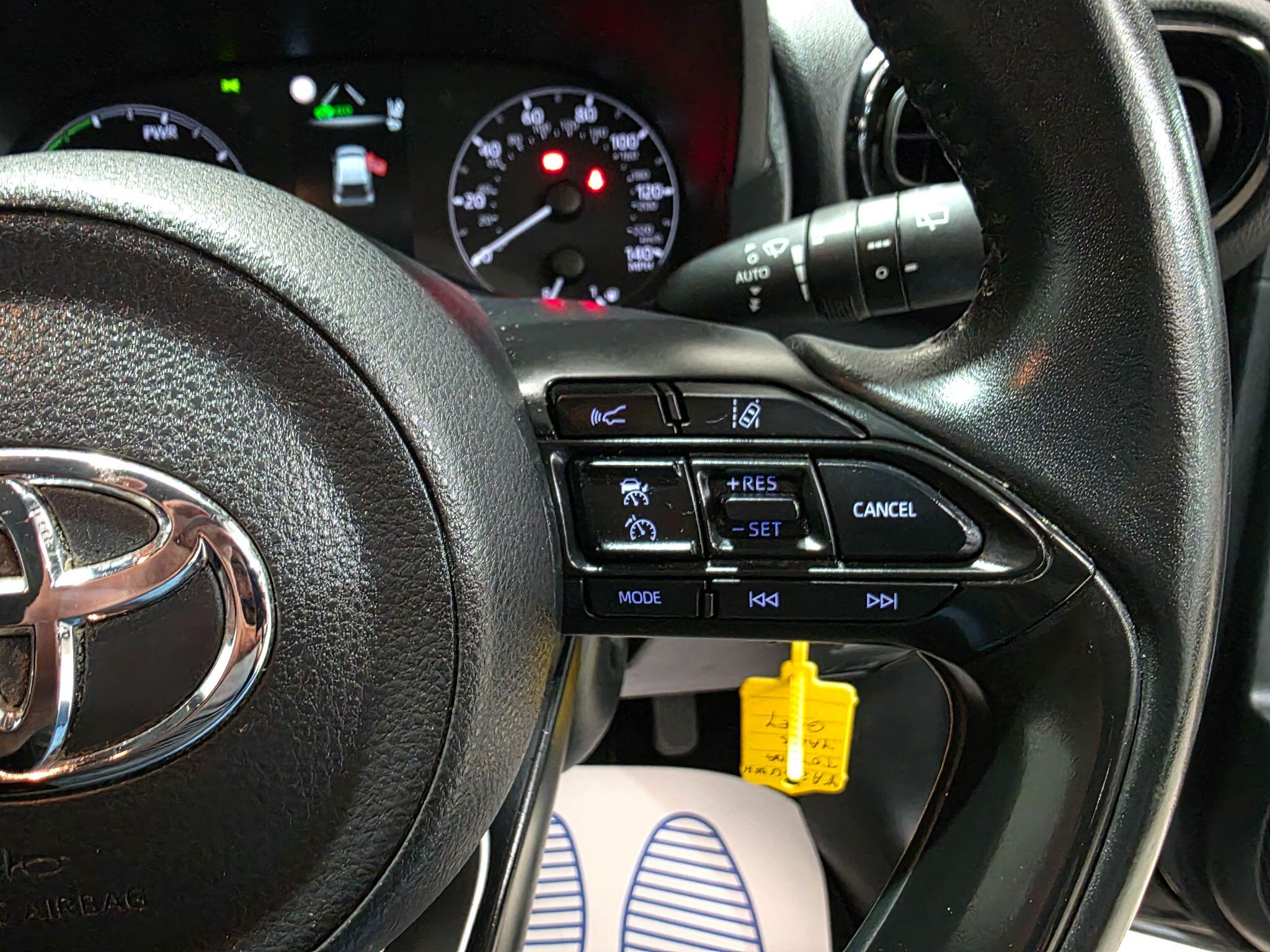 Toyota Yaris view 16