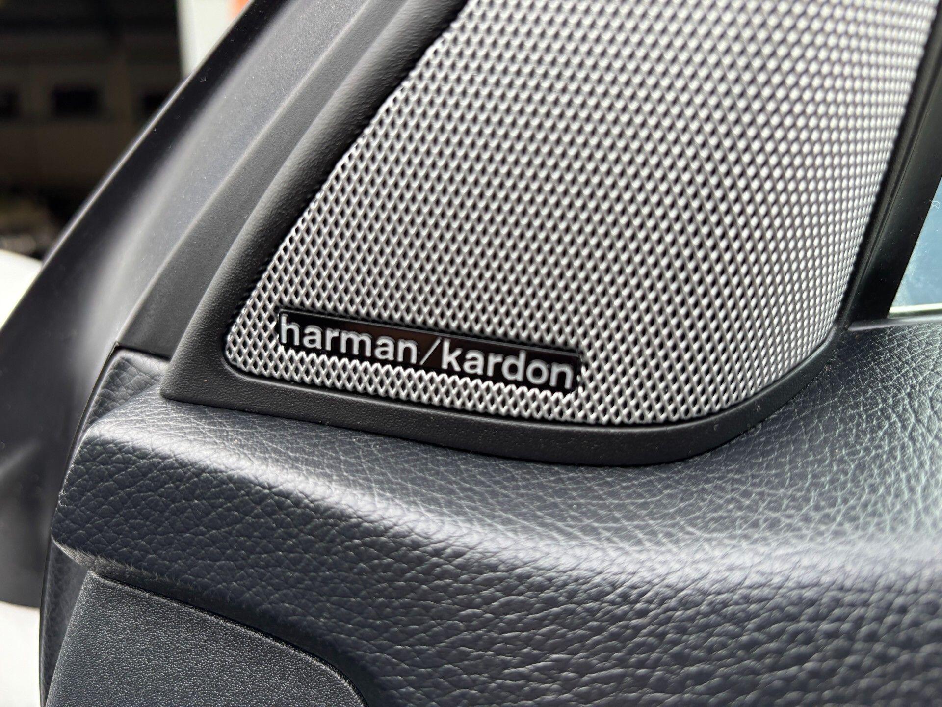 Mercedes-Benz E Class view 15