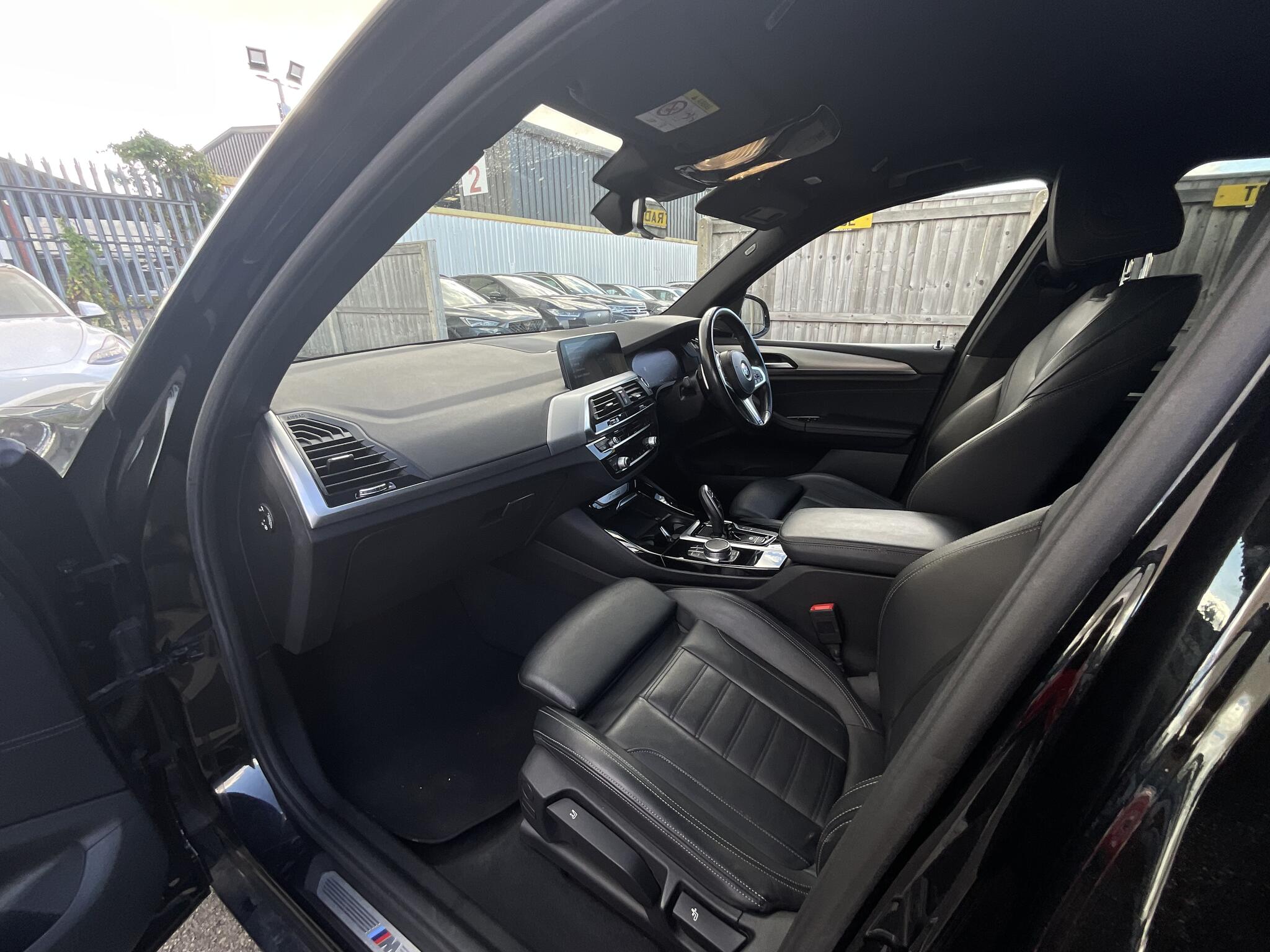 BMW X3 view 16