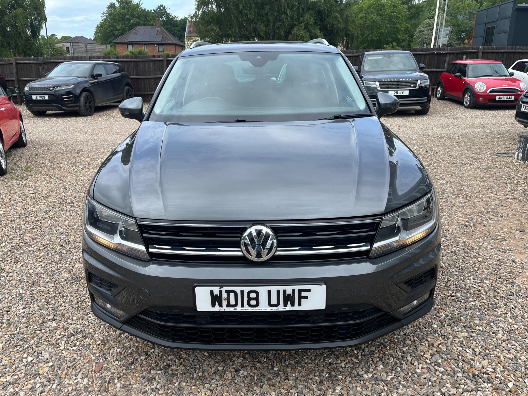 Volkswagen Tiguan view 2