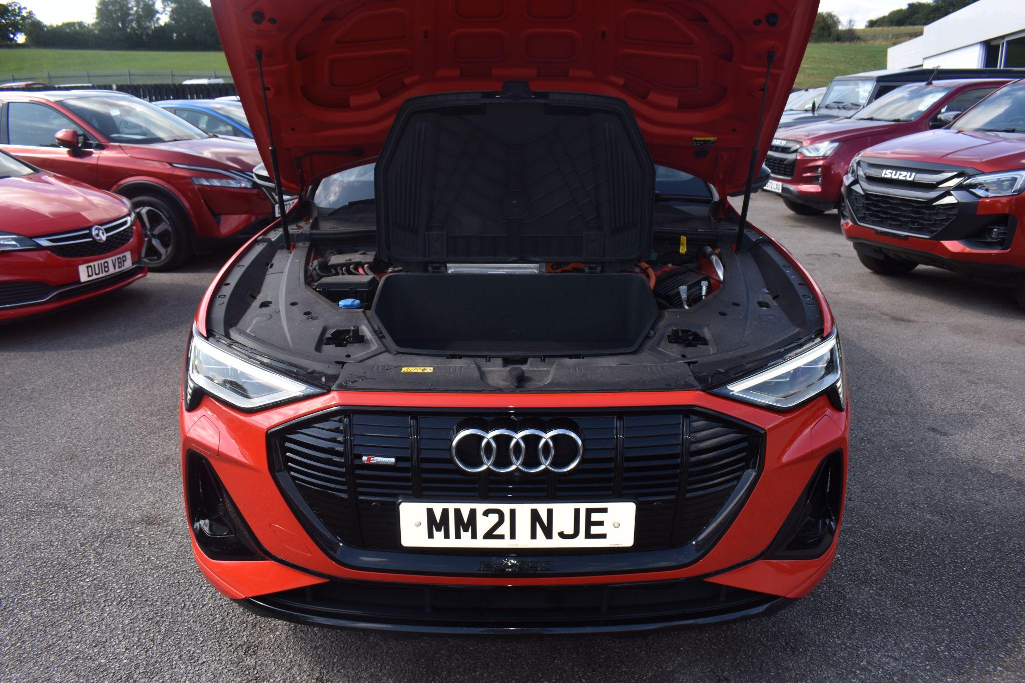 e-tron - 55 Launch Edition Sportback Auto quattro 5dr 95kWh - Image 7