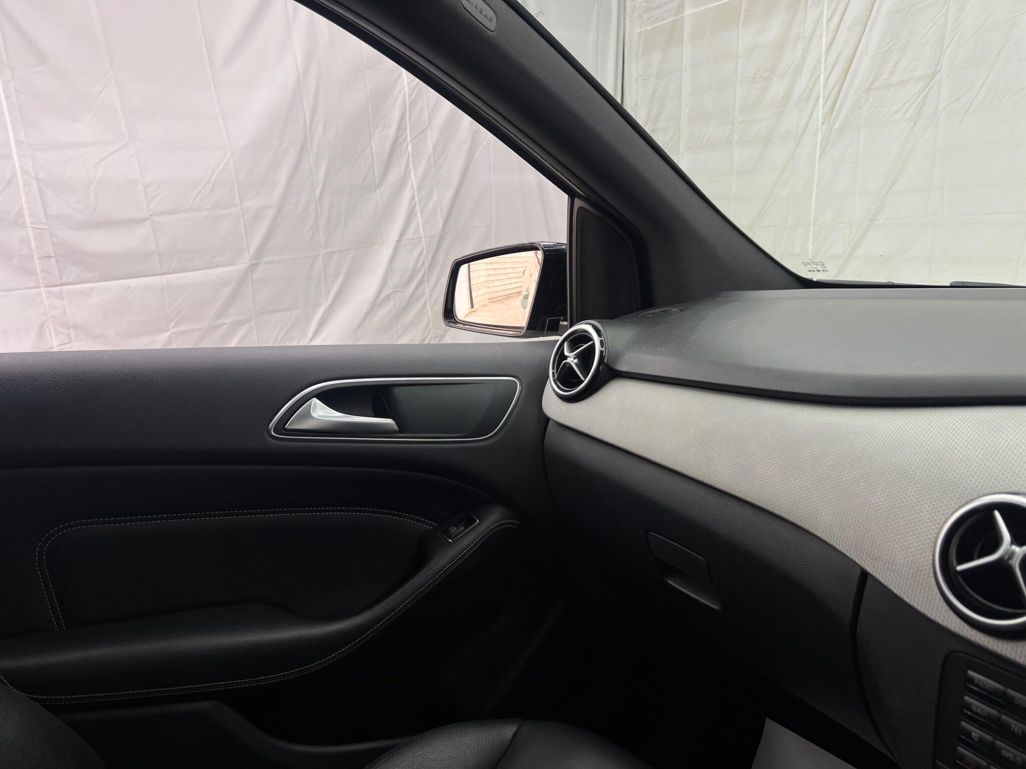 Mercedes-Benz B Class view 10