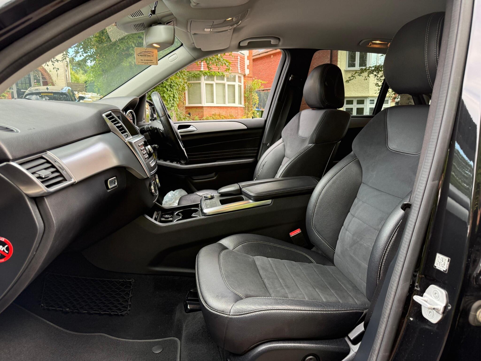 Mercedes-Benz M Class view 9