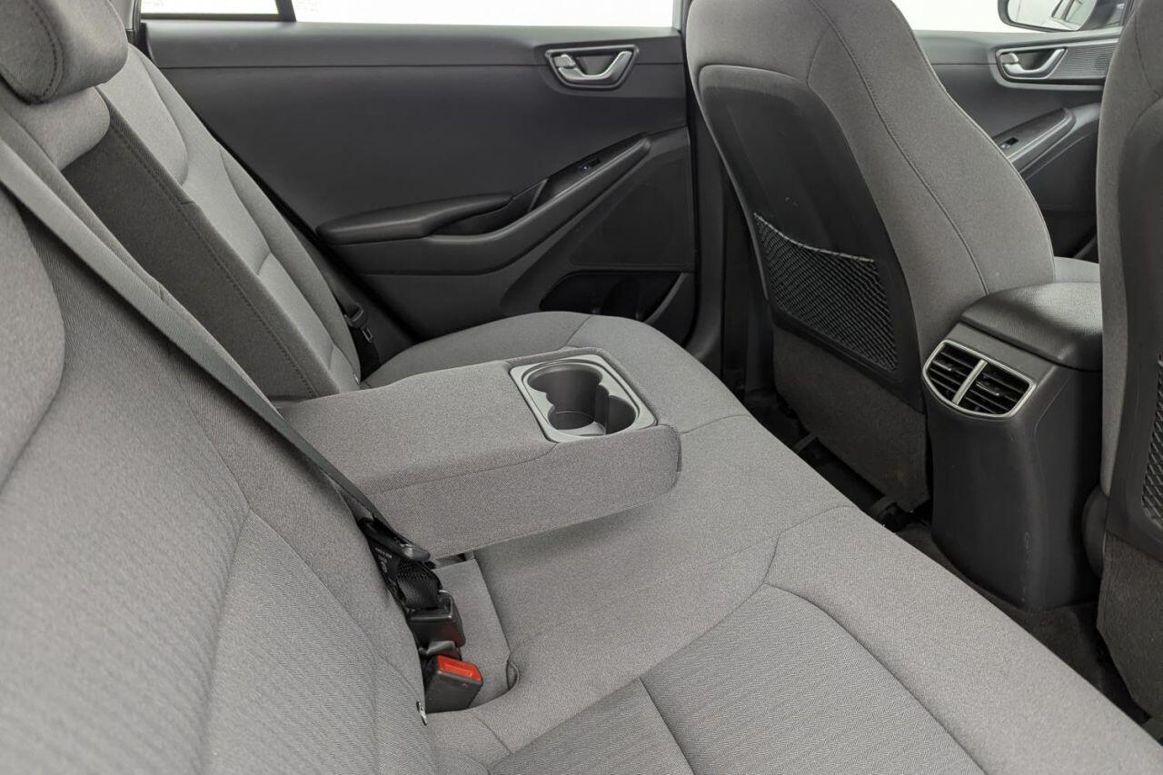 Hyundai Ioniq view 17