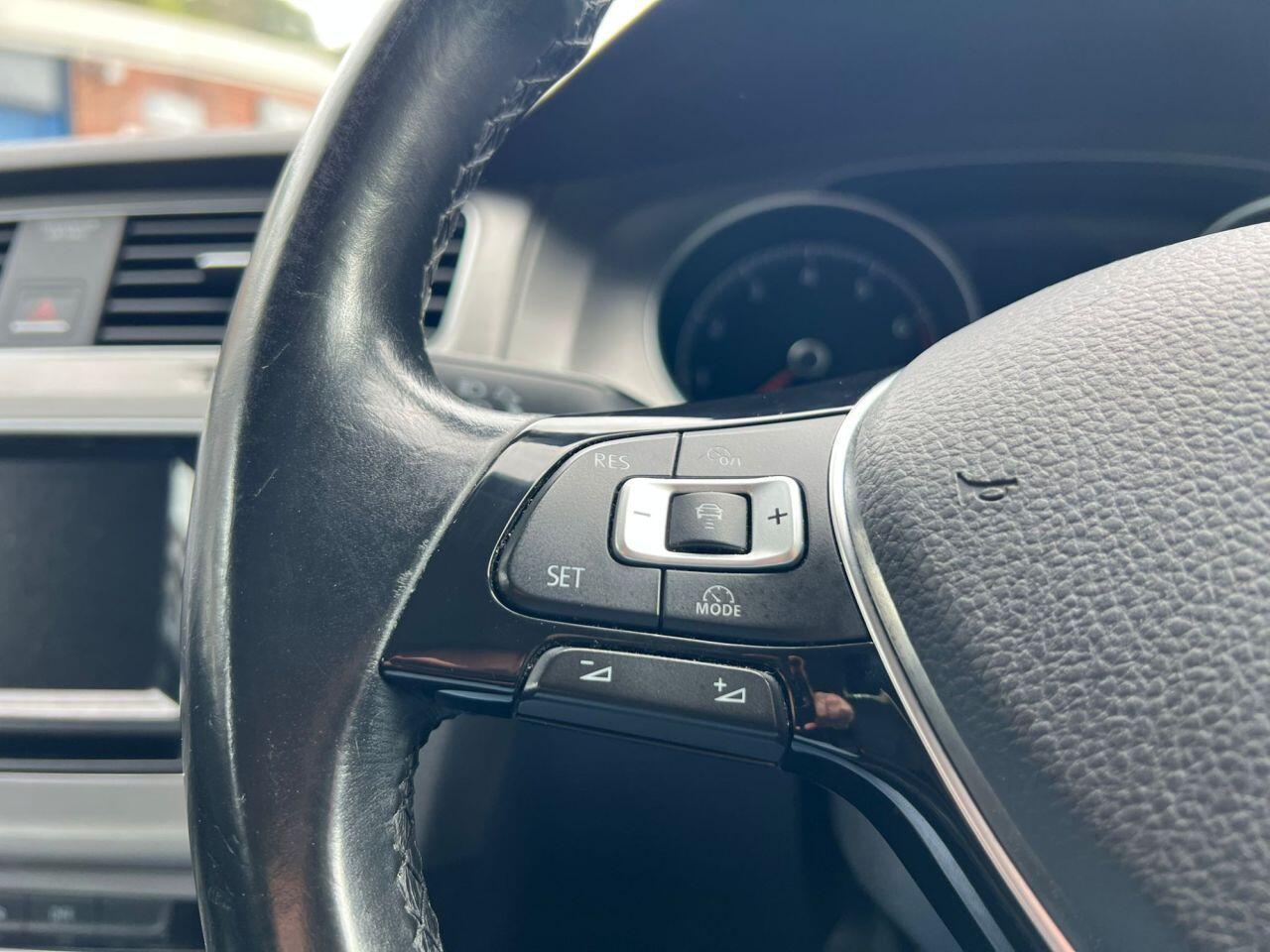 Volkswagen Golf view 30