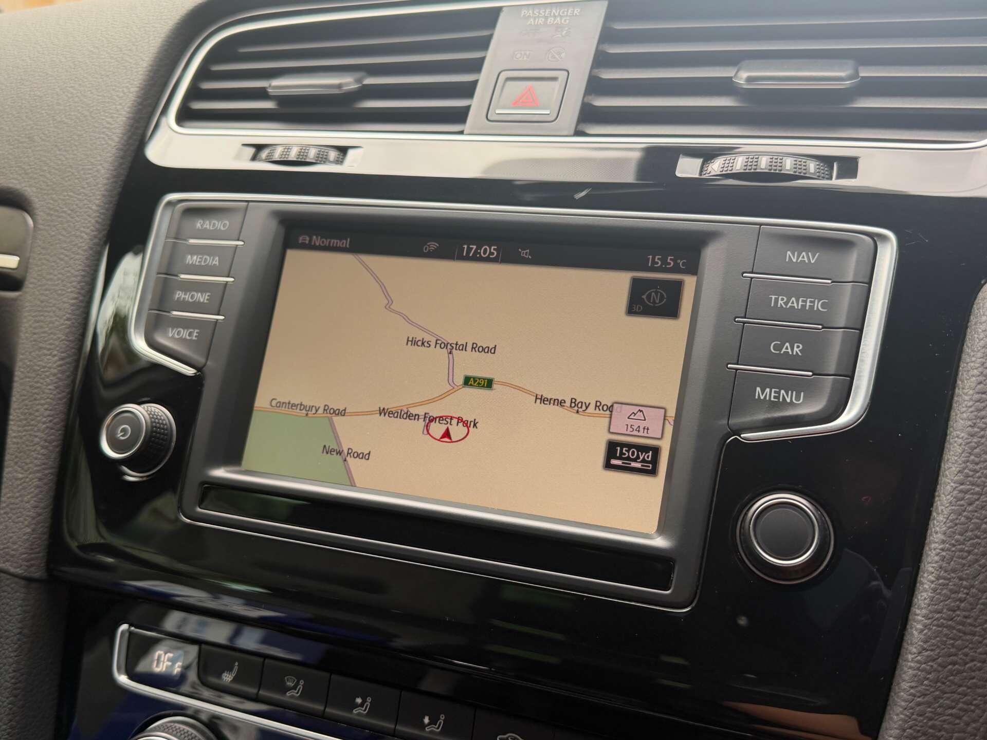 Volkswagen Golf view 3