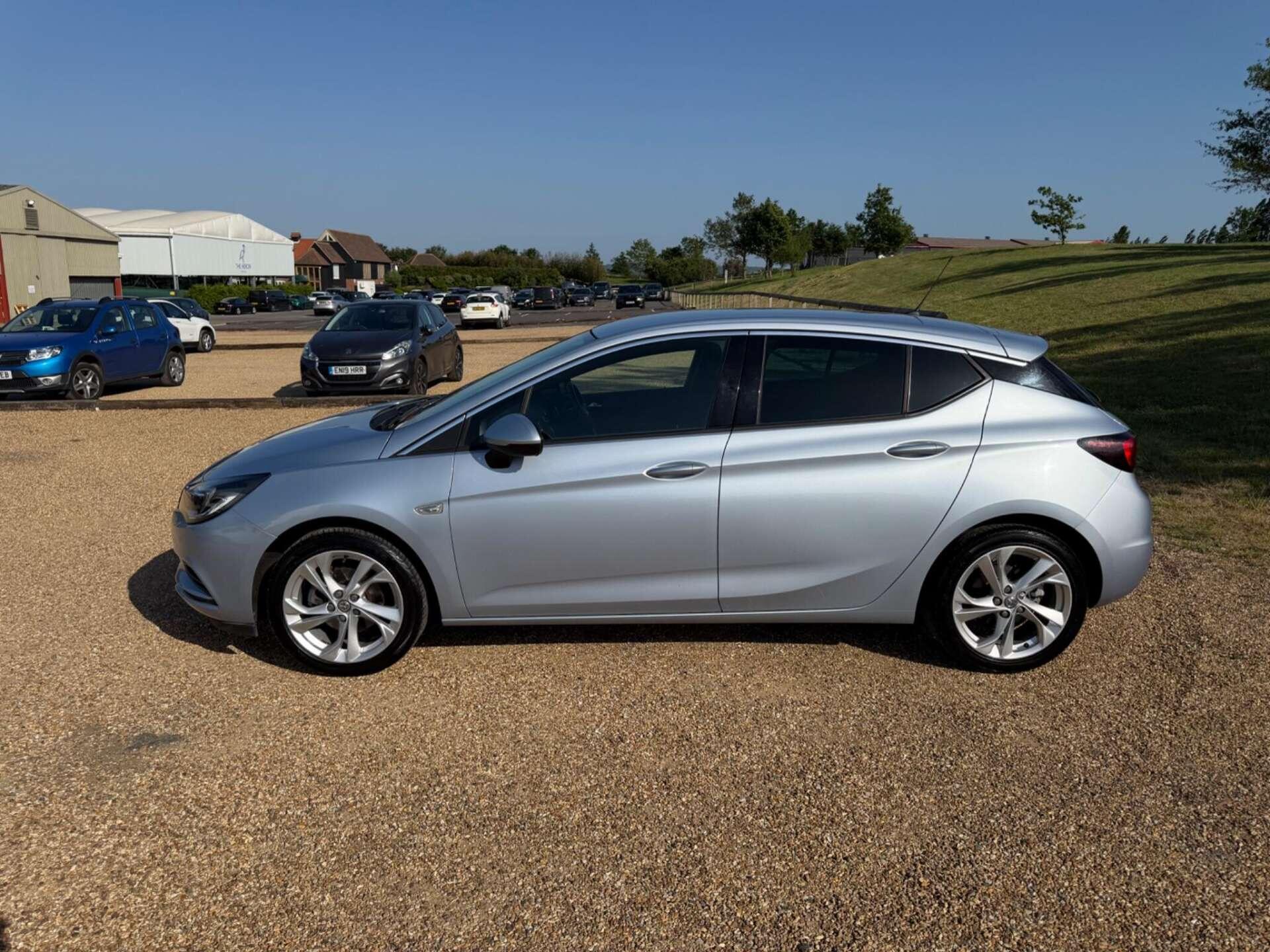 Vauxhall Astra view 5