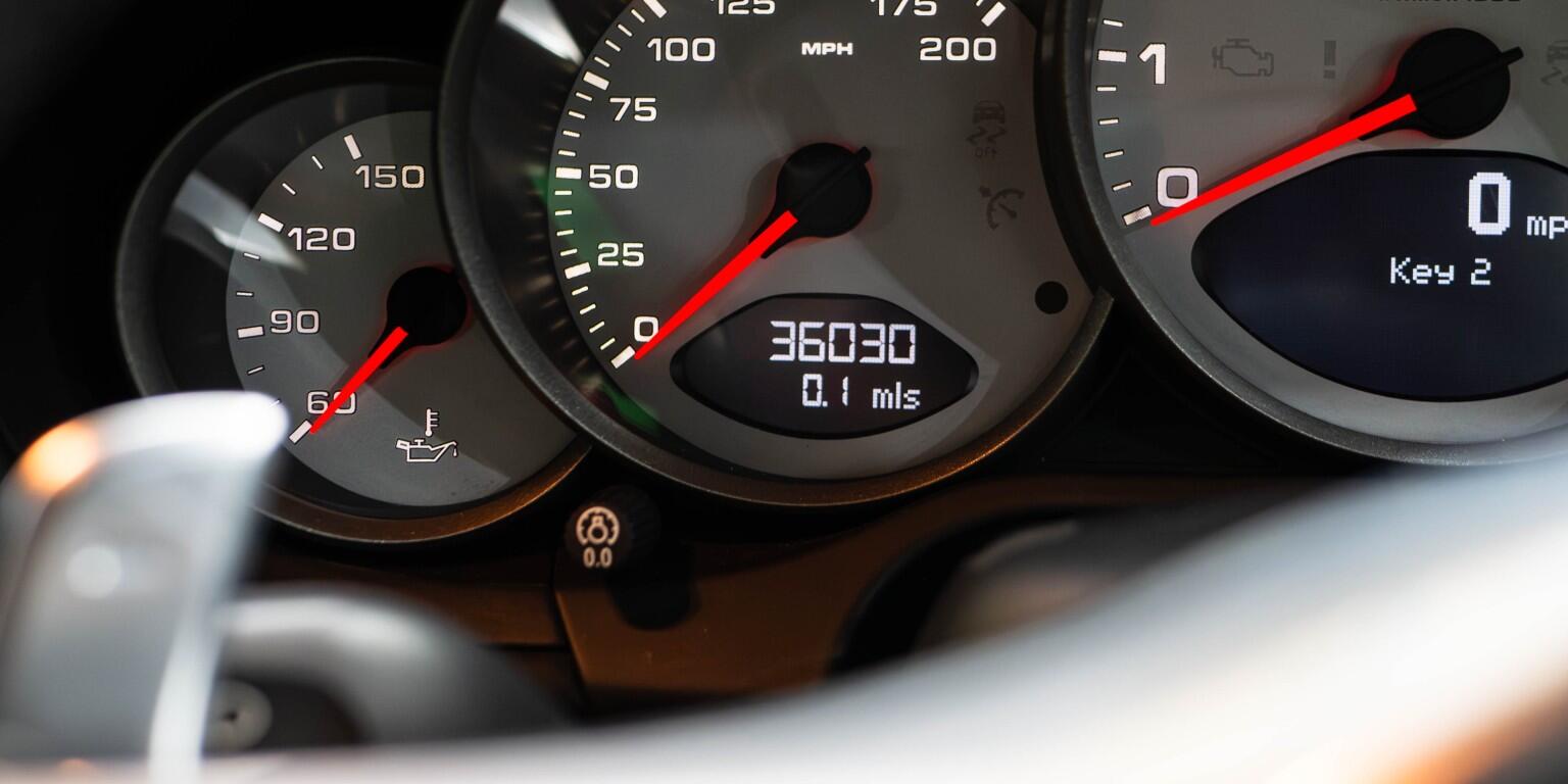 Porsche 911 view 28