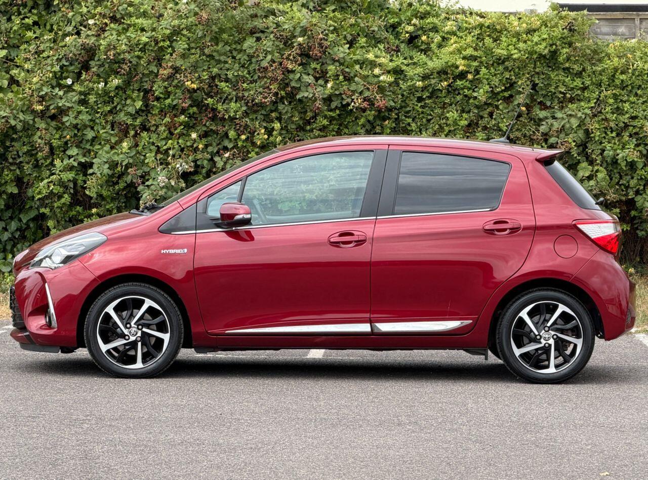 Toyota Yaris view 4
