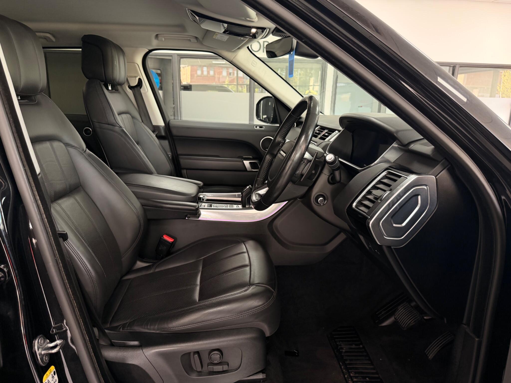 Land Rover Range Rover Sport view 18