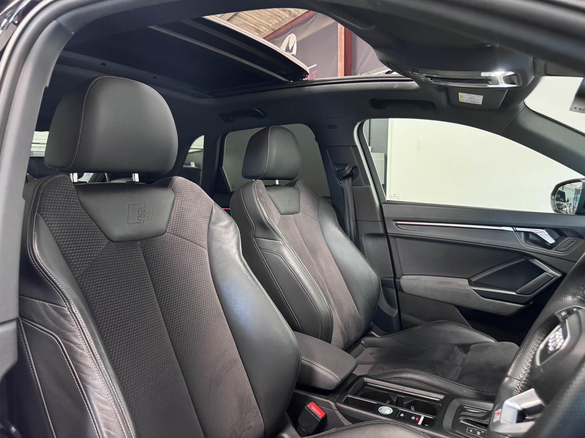 Audi Q3 view 31