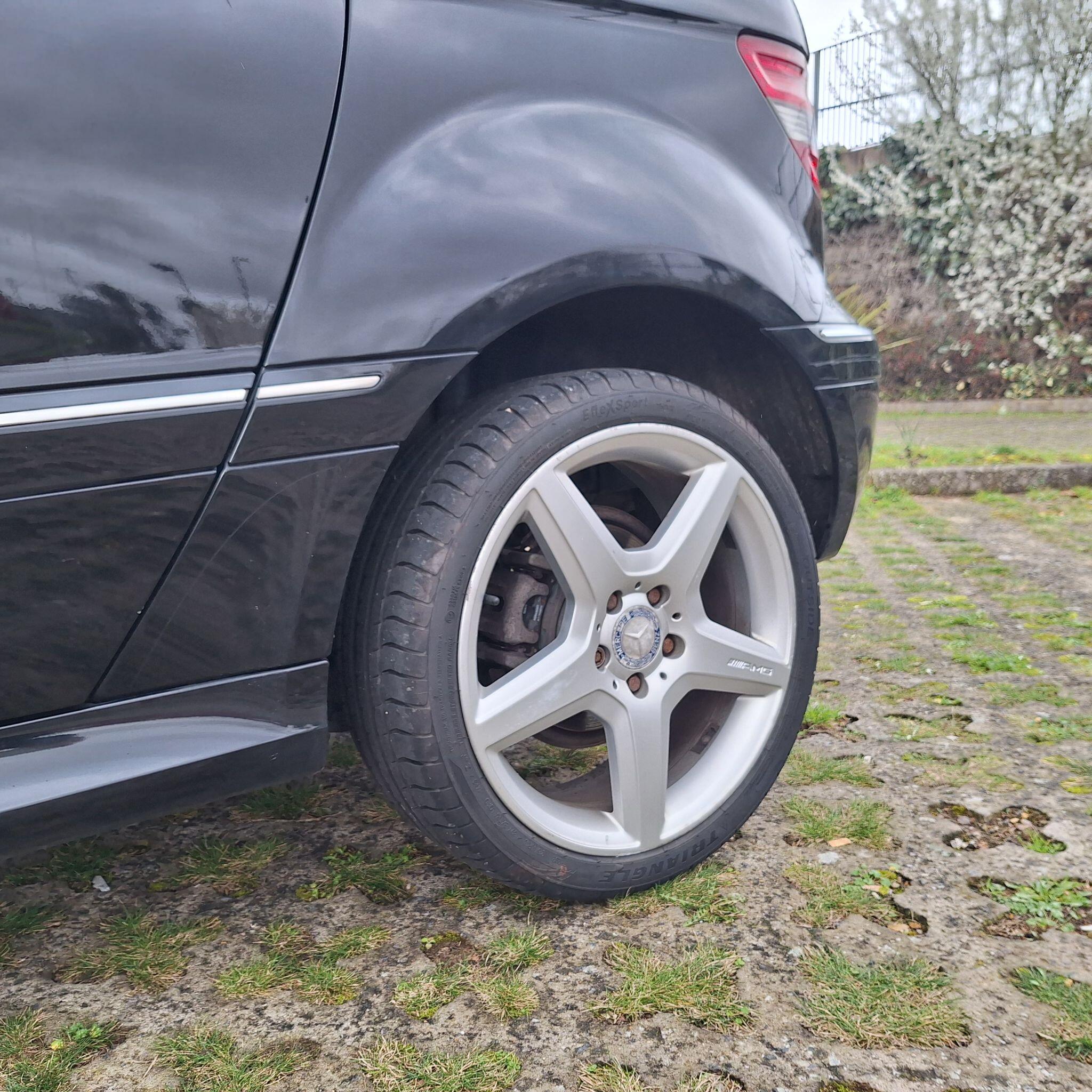 Mercedes-Benz B-Class view 47