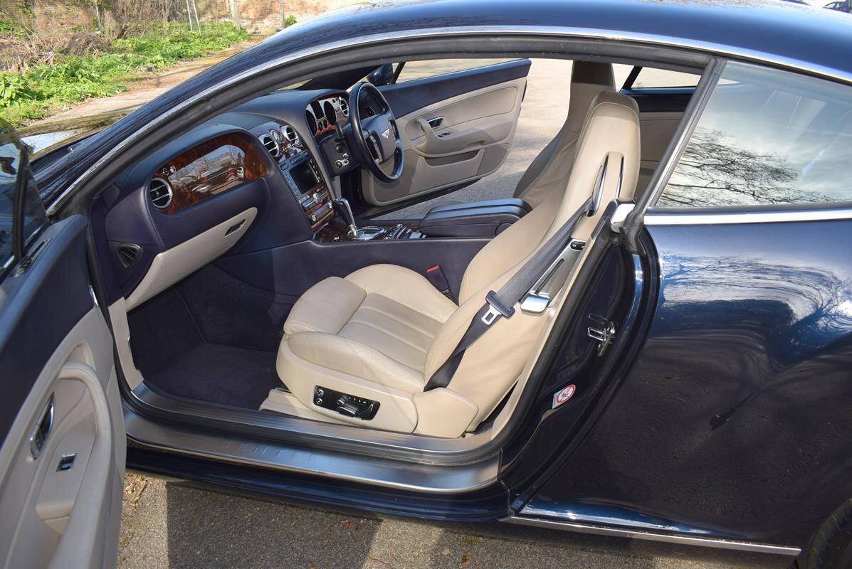 Bentley Continental view 20