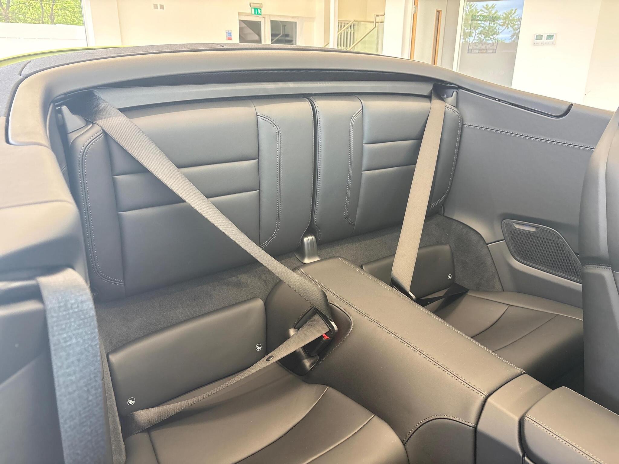Porsche 911 view 36