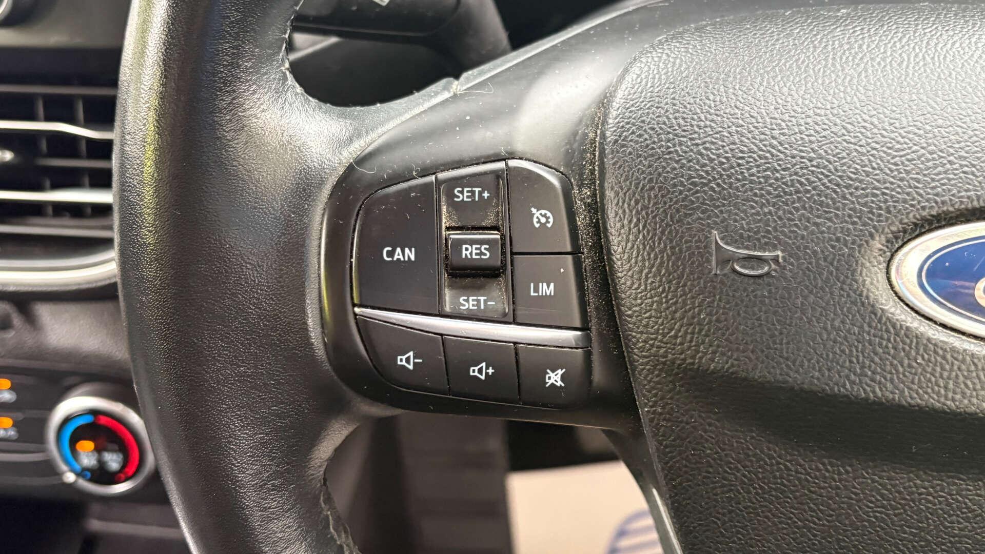 Ford Focus view 17
