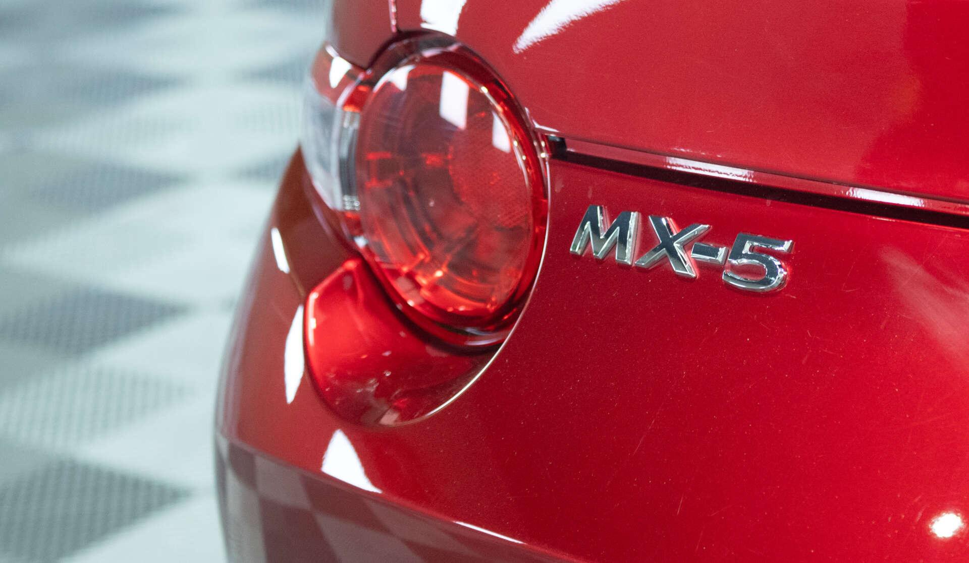 Mazda MX-5 view 18