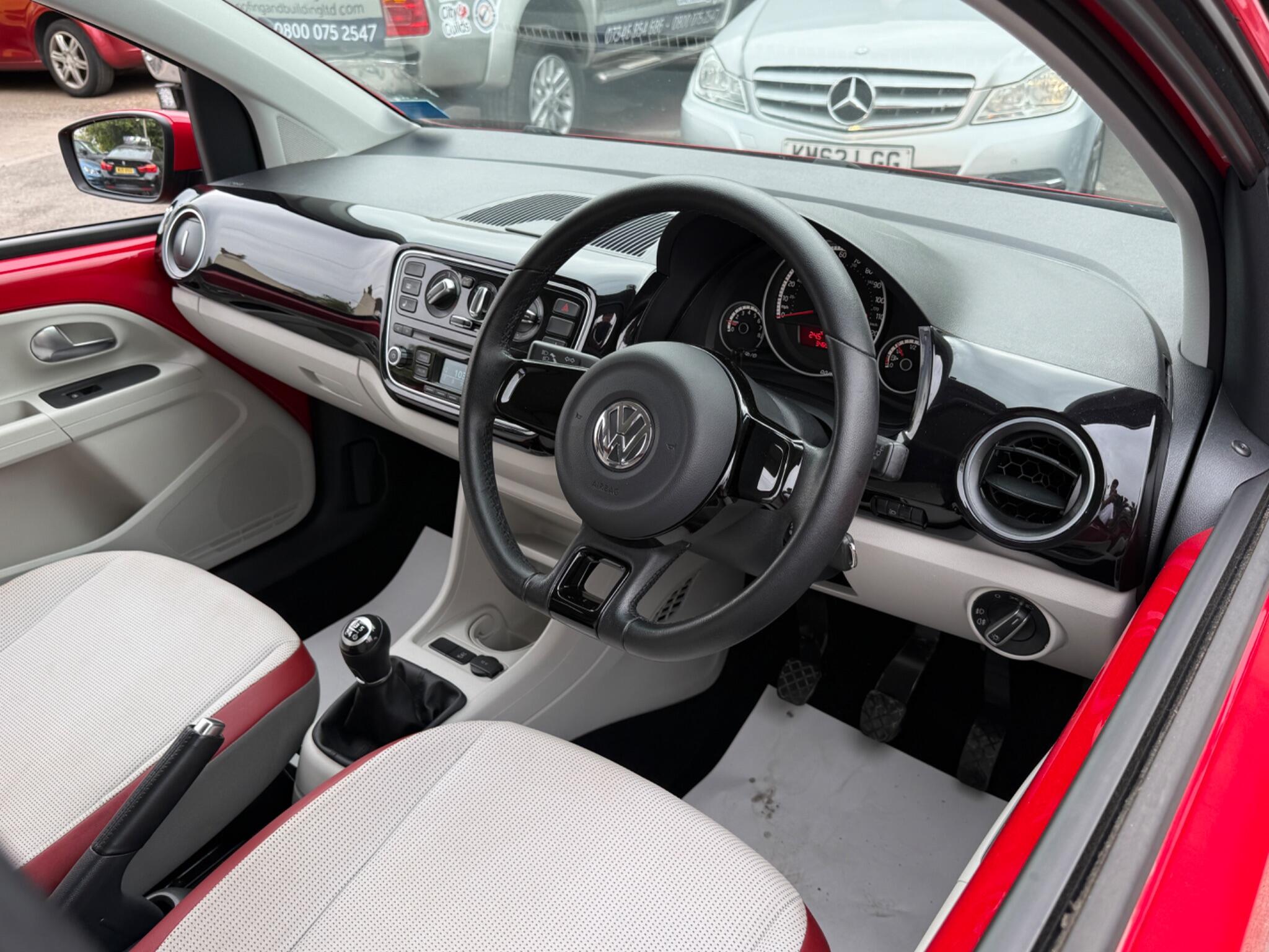 Volkswagen up! - Image 3
