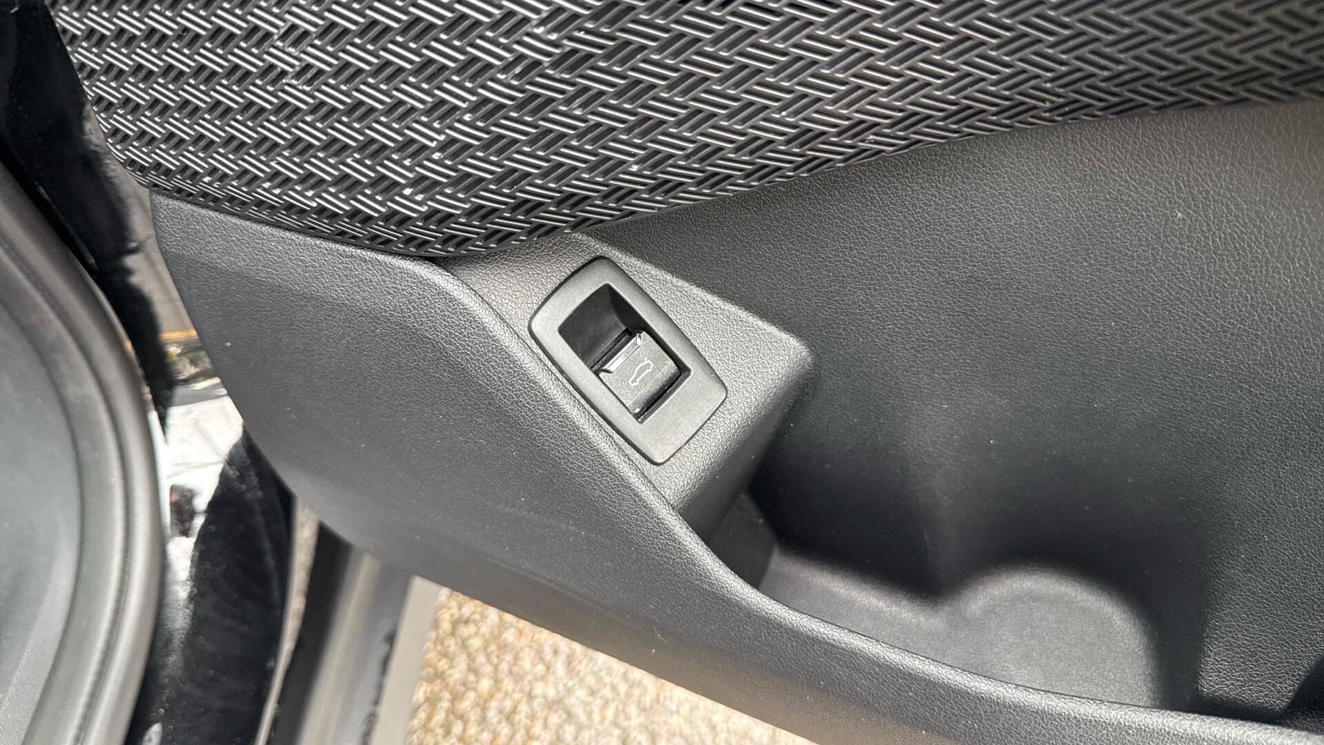 BMW X1 view 38