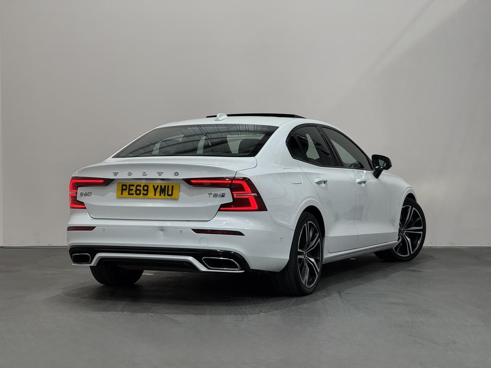 Volvo S60 view 17